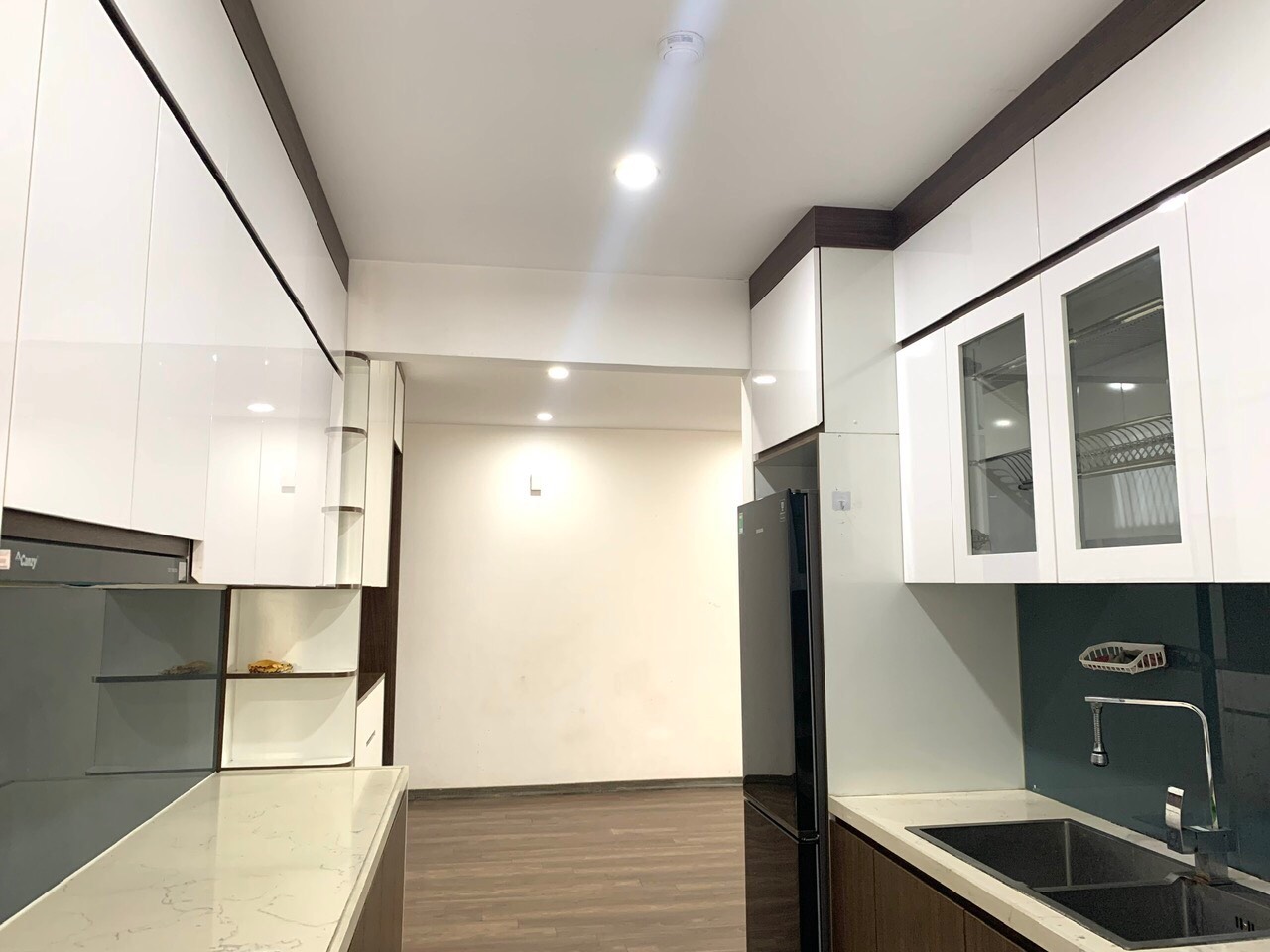 Cho thuê căn hộ 3PN/101m2 full đồ view hồ siêu đẹp tòa N02T3 Ngoại Giao Đoàn 2