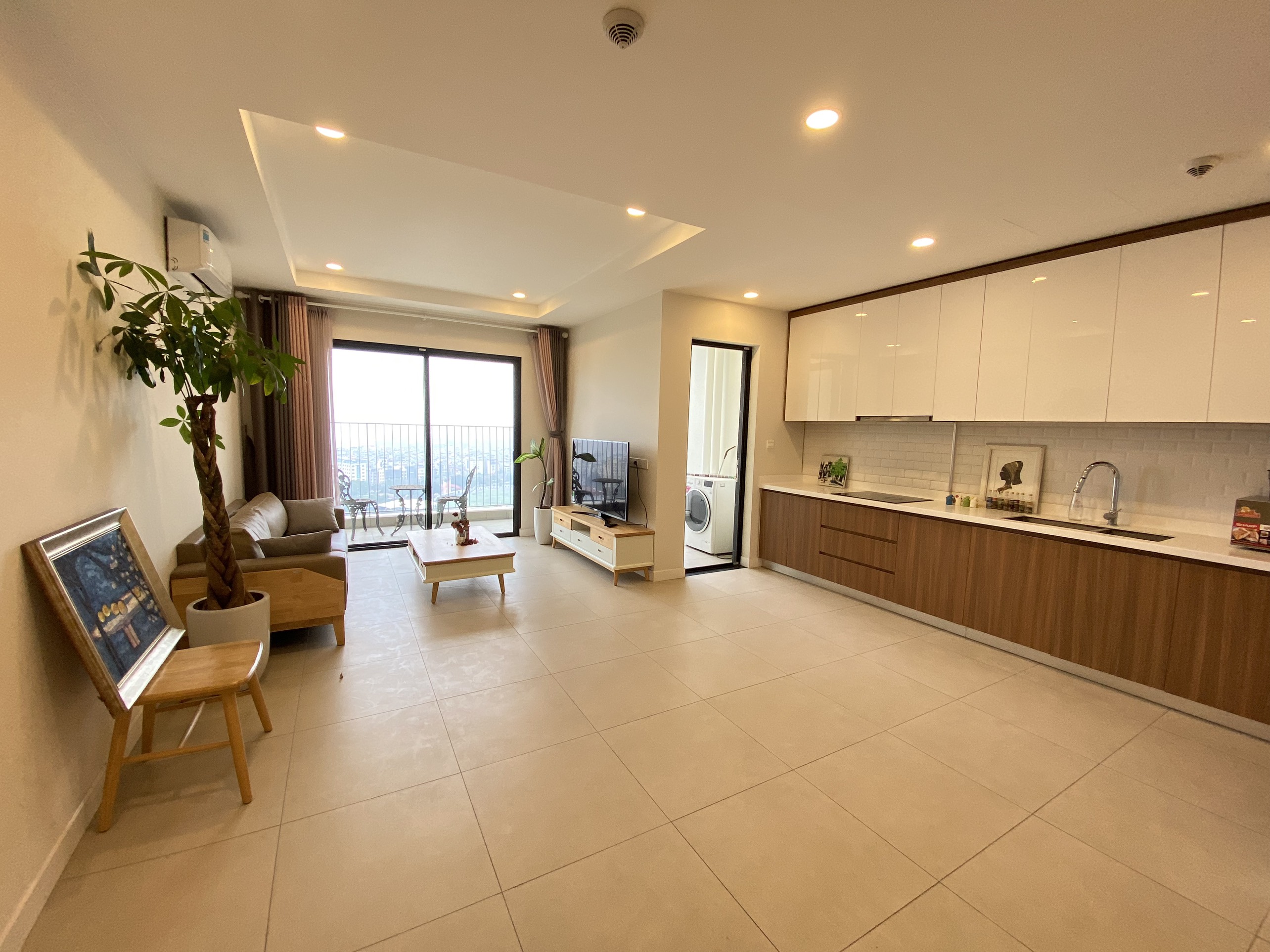Cho thuê căn hộ 3PN/118m2 full đồ đẹp view Hồ Tây tại Kosmo 2