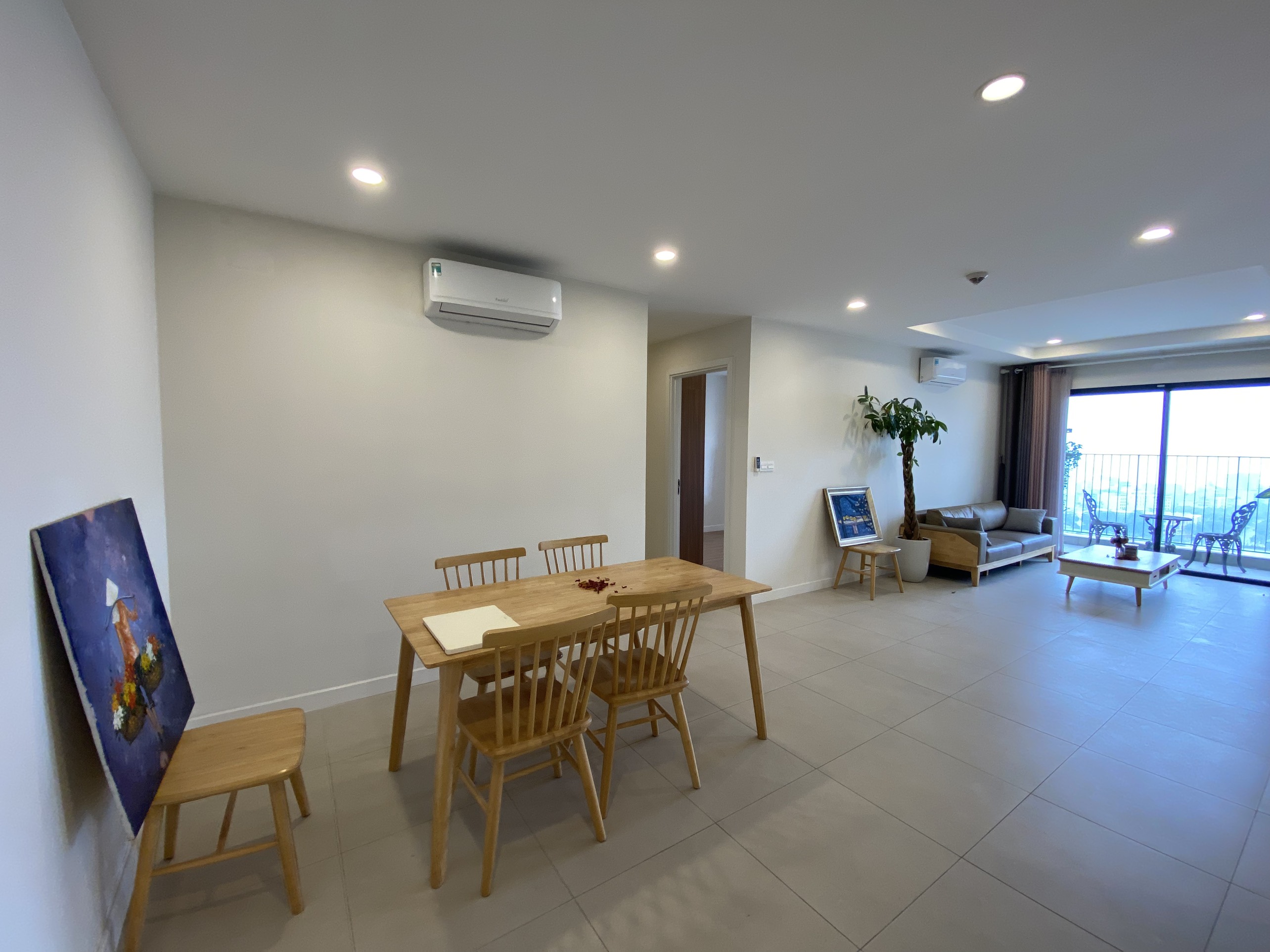 Cho thuê căn hộ 3PN/118m2 full đồ đẹp view Hồ Tây tại Kosmo 3