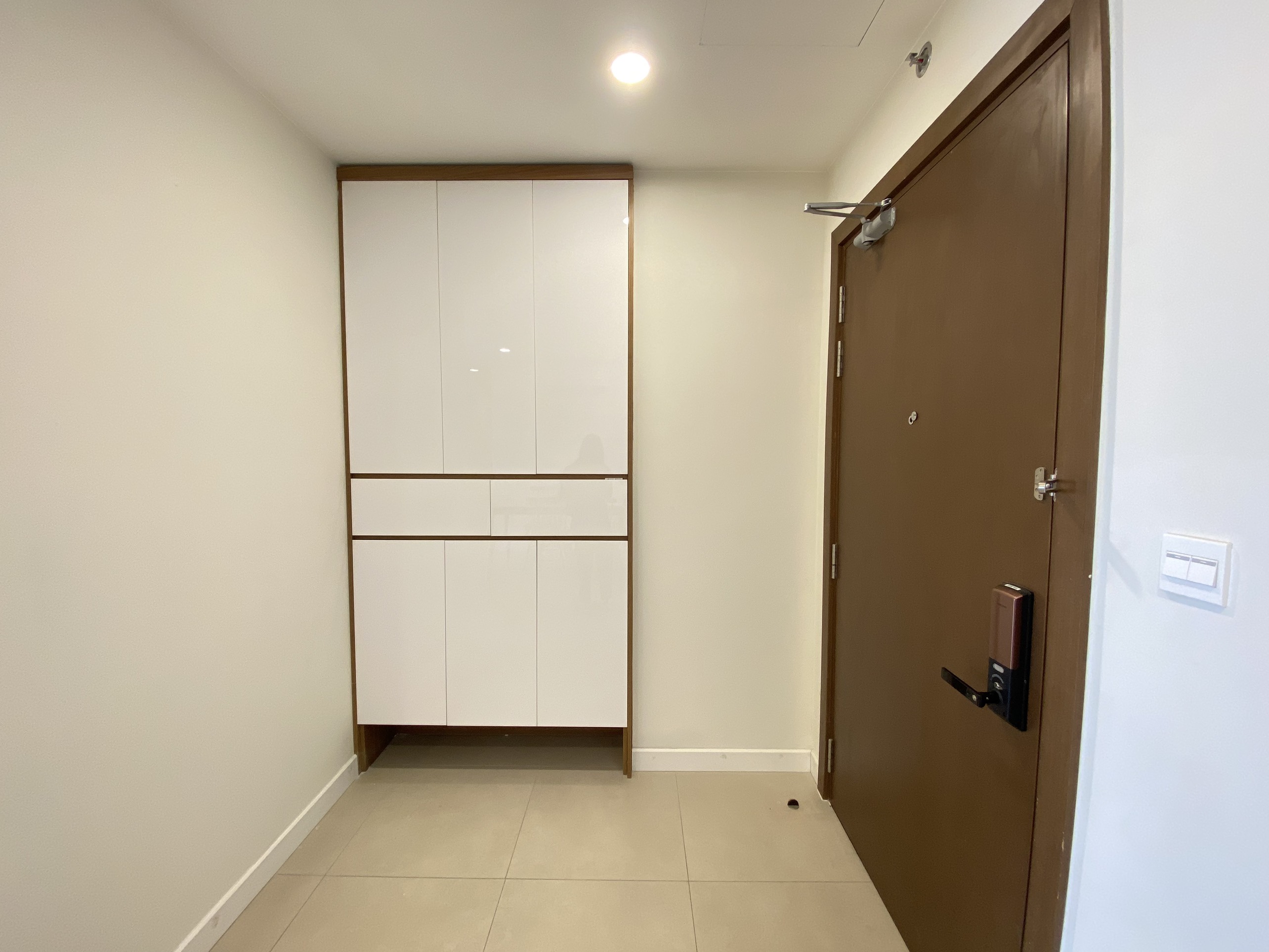 Cho thuê căn hộ 3PN/118m2 full đồ đẹp view Hồ Tây tại Kosmo 8