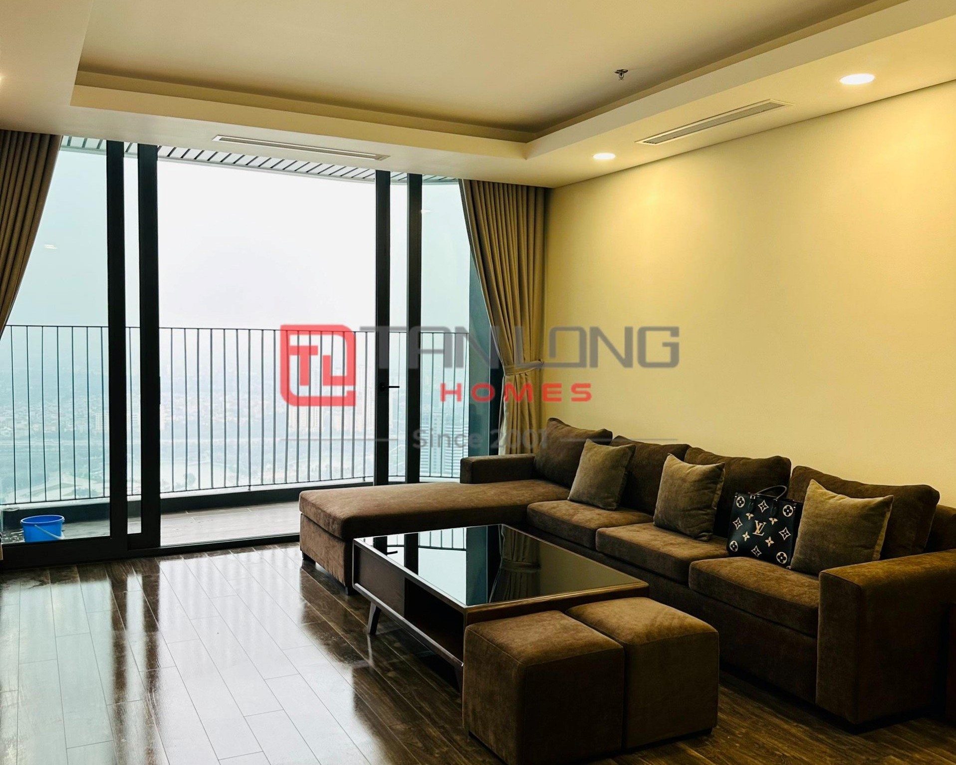 Cho thuê căn hộ 4 ngủ 142.9m2 full đồ mới view công viên Hòa Bình tòa N01T7 2