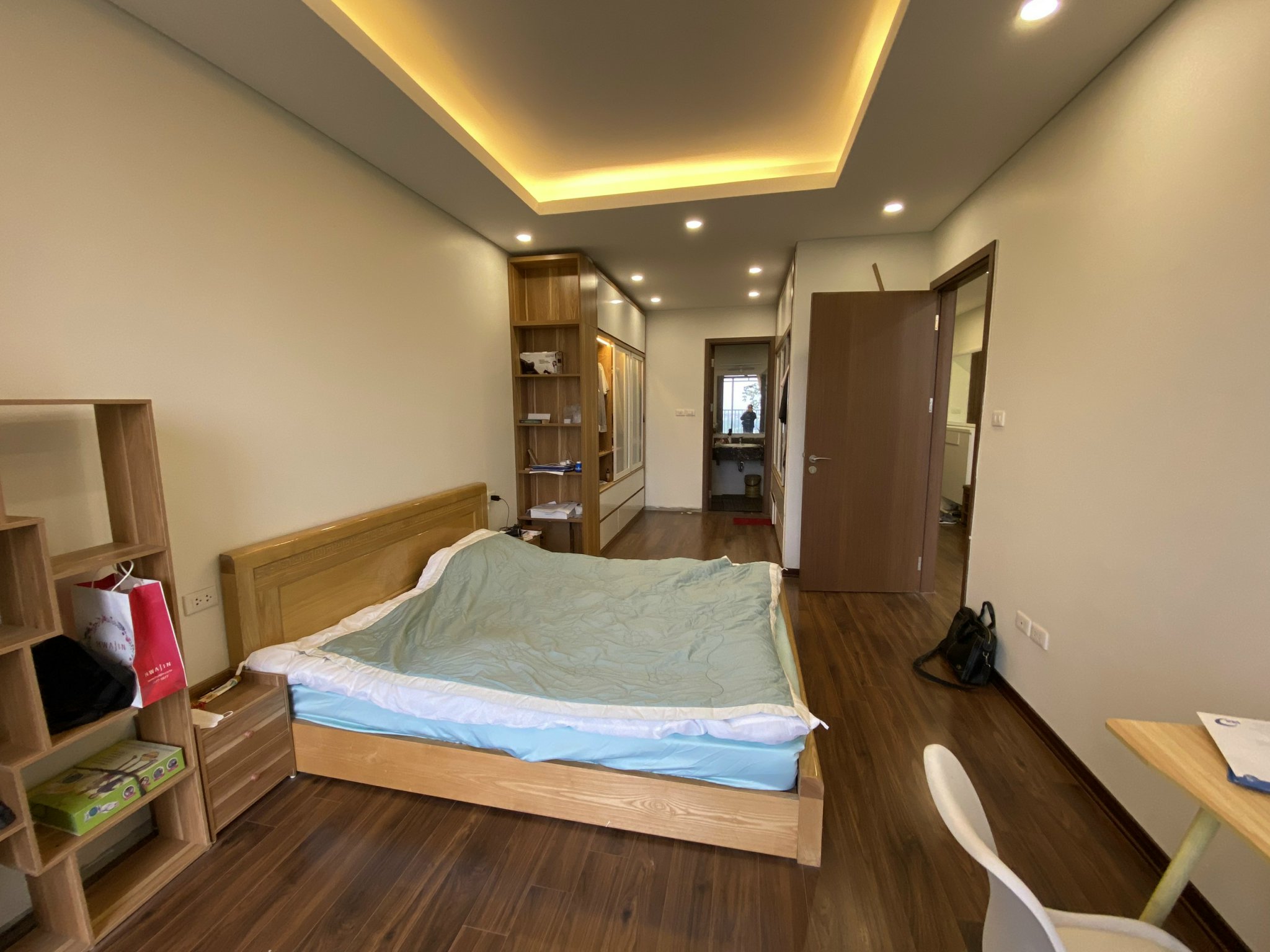 Cho thuê căn hộ 4 ngủ toà N01T2 Ngoại giao đoàn diện tích 141m2 3