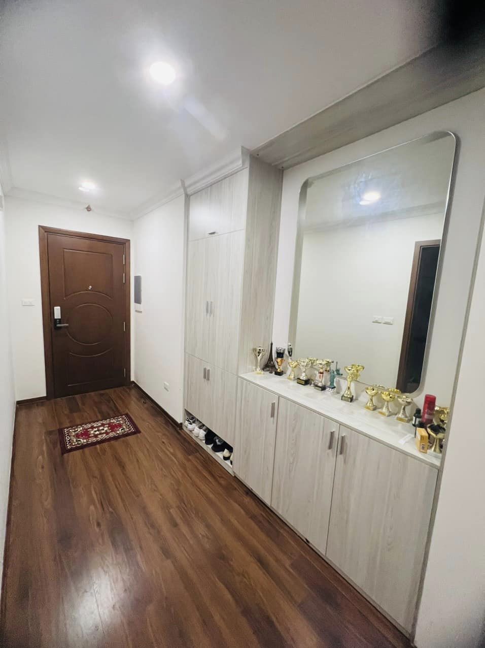 Cho thuê căn hộ 4 phòng ngủ toà N01T1 Lạc Hồng - Ngoại giao đoàn 5