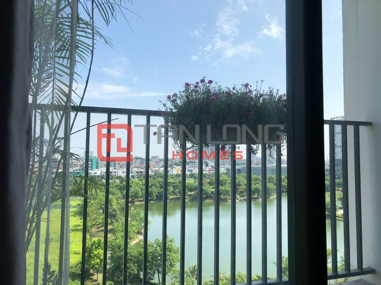 Cho thuê căn hộ 4PN/132m2 tầng cao view công viên hồ điều hòa tại N01T1 11