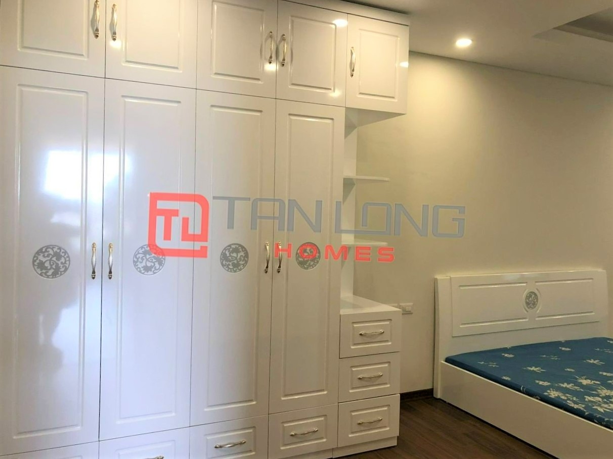 Cho thuê căn hộ 4PN/132m2 tầng cao view công viên hồ điều hòa tại N01T1 5