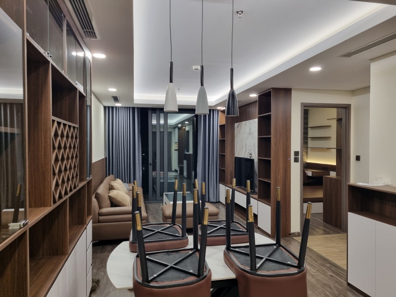 Cho thuê căn hộ 4PN/142m2 full đồ, có slot ô tô, FREE phí dịch vụ tại Han Jardin 4