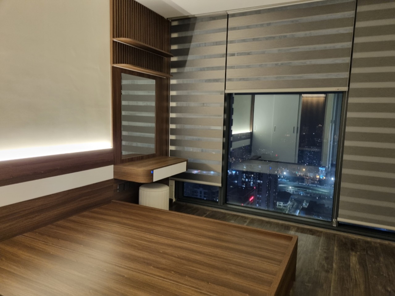 Cho thuê căn hộ 4PN/142m2 full đồ, có slot ô tô, FREE phí dịch vụ tại Han Jardin 7