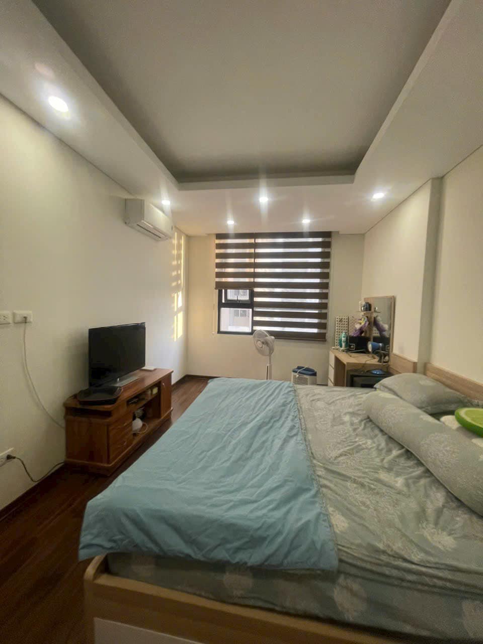 Cho thuê căn hộ 95m2, 3 phòng ngủ 2 vệ sinh tòa N01T1 Ngoại giao đoàn 5