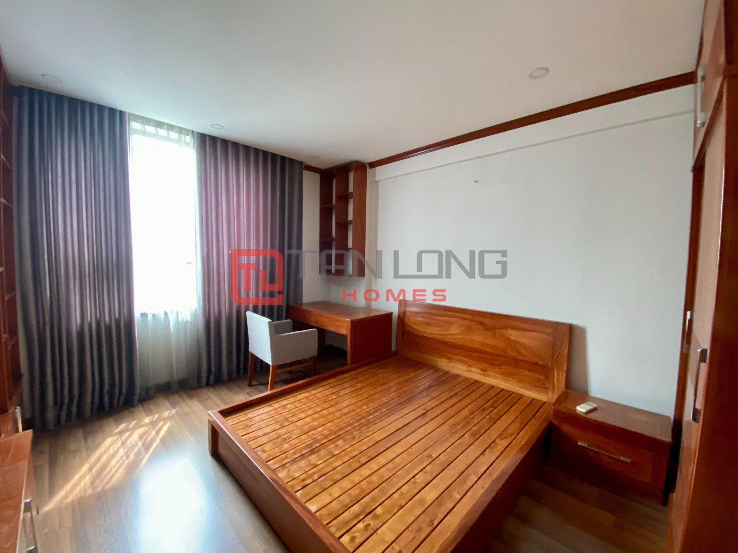 Cho thuê căn hộ Ngoại Giao Đoàn: 4PN/171m2 hướng Đông Nam, full đồ tòa N03T2 11