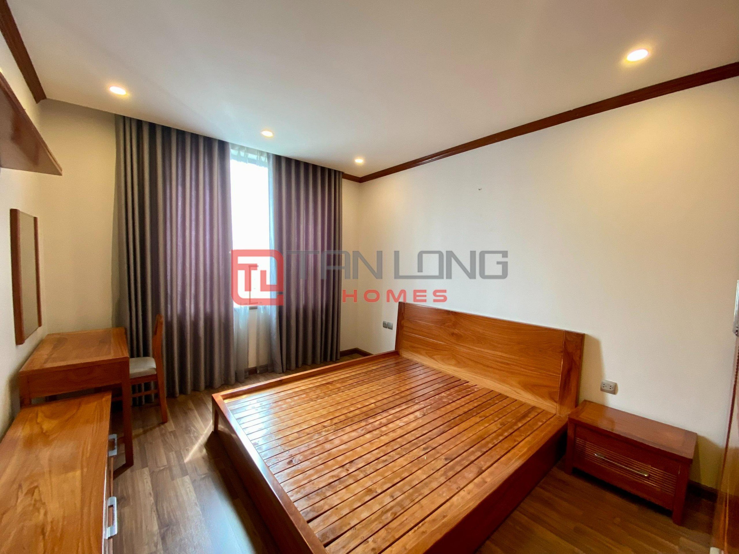 Cho thuê căn hộ Ngoại Giao Đoàn: 4PN/171m2 hướng Đông Nam, full đồ tòa N03T2 13