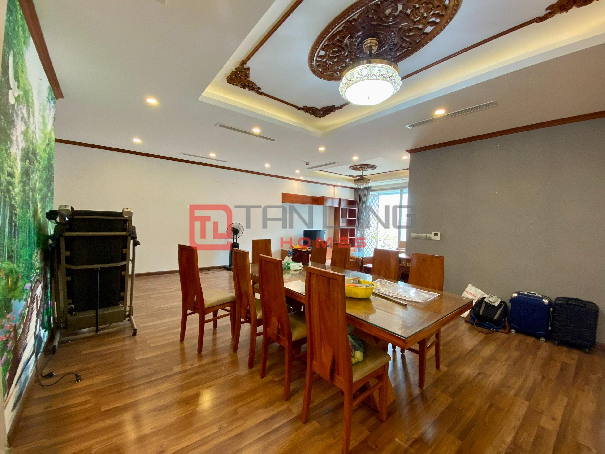 Cho thuê căn hộ Ngoại Giao Đoàn: 4PN/171m2 hướng Đông Nam, full đồ tòa N03T2 6