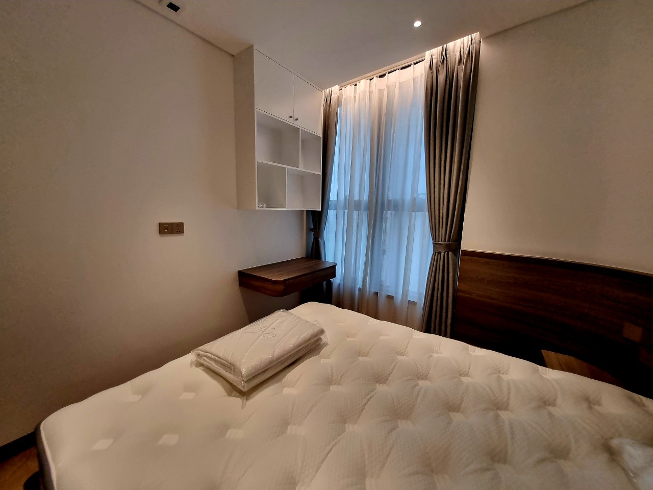 Cho thuê căn VIP 142,5m2 x 4PN full đồ - view Hồ Starlake N01T6 Ngoại Giao Đoàn 10
