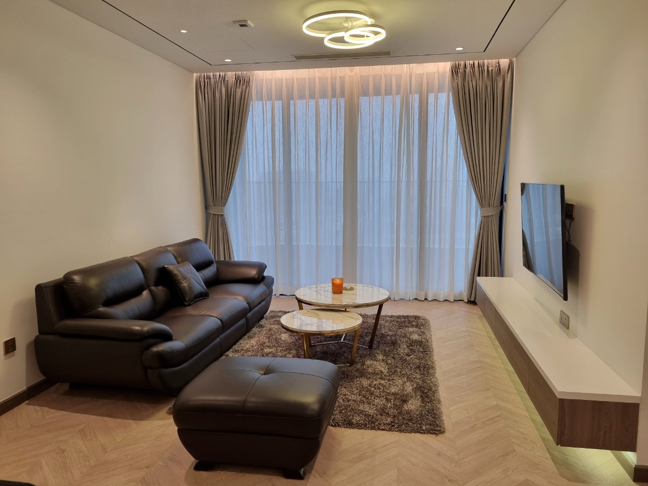Cho thuê căn VIP 142,5m2 x 4PN full đồ - view Hồ Starlake N01T6 Ngoại Giao Đoàn 2