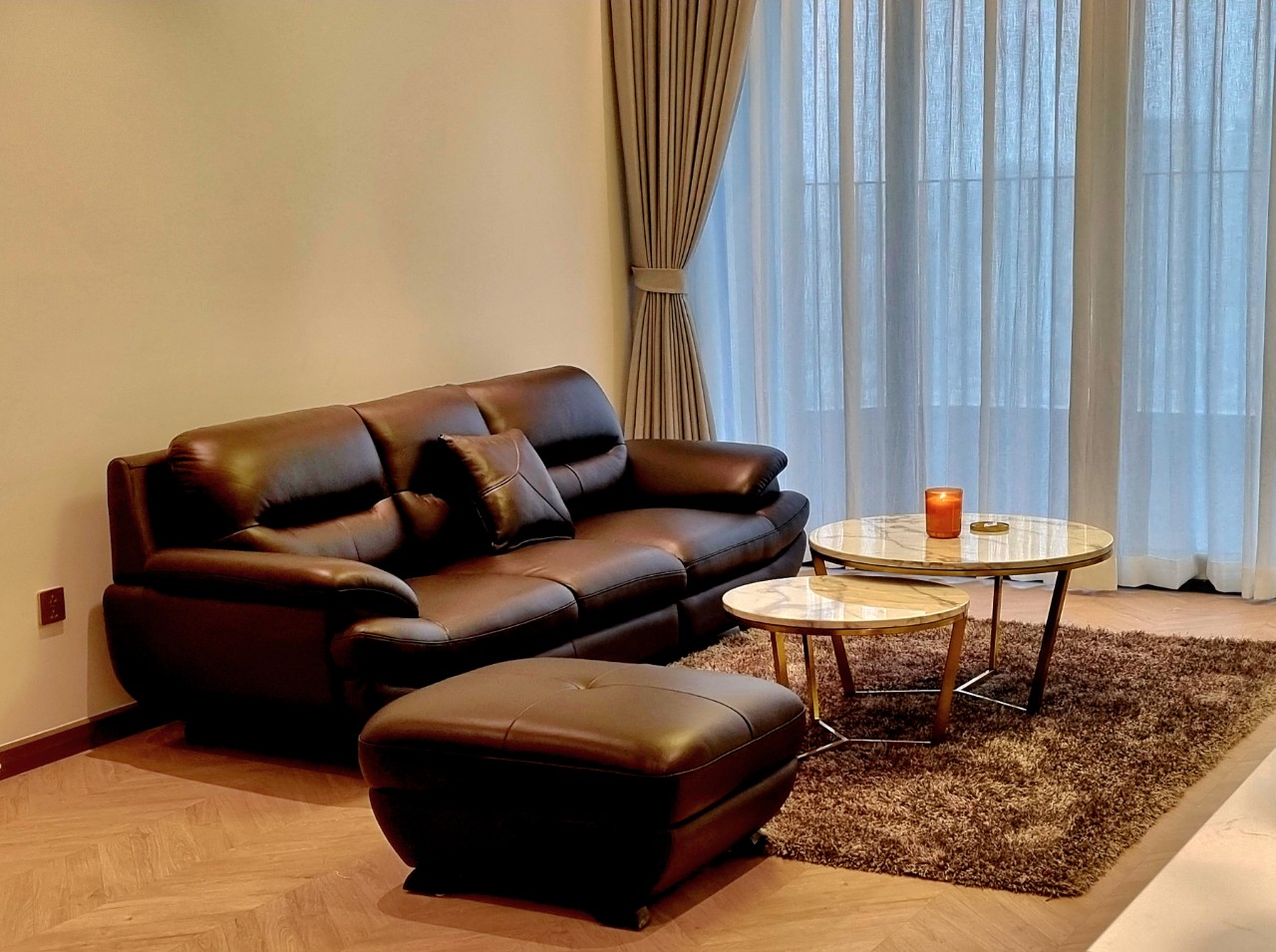 Cho thuê căn VIP 142,5m2 x 4PN full đồ - view Hồ Starlake N01T6 Ngoại Giao Đoàn 3