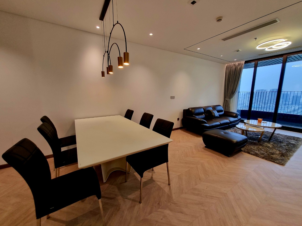 Cho thuê căn VIP 142,5m2 x 4PN full đồ - view Hồ Starlake N01T6 Ngoại Giao Đoàn 5