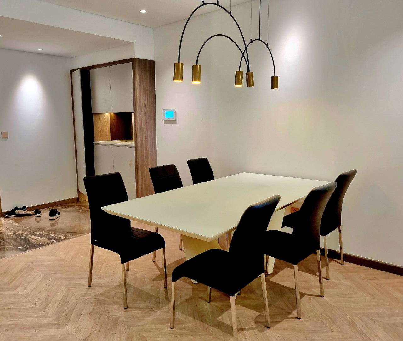 Cho thuê căn VIP 142,5m2 x 4PN full đồ - view Hồ Starlake N01T6 Ngoại Giao Đoàn 7