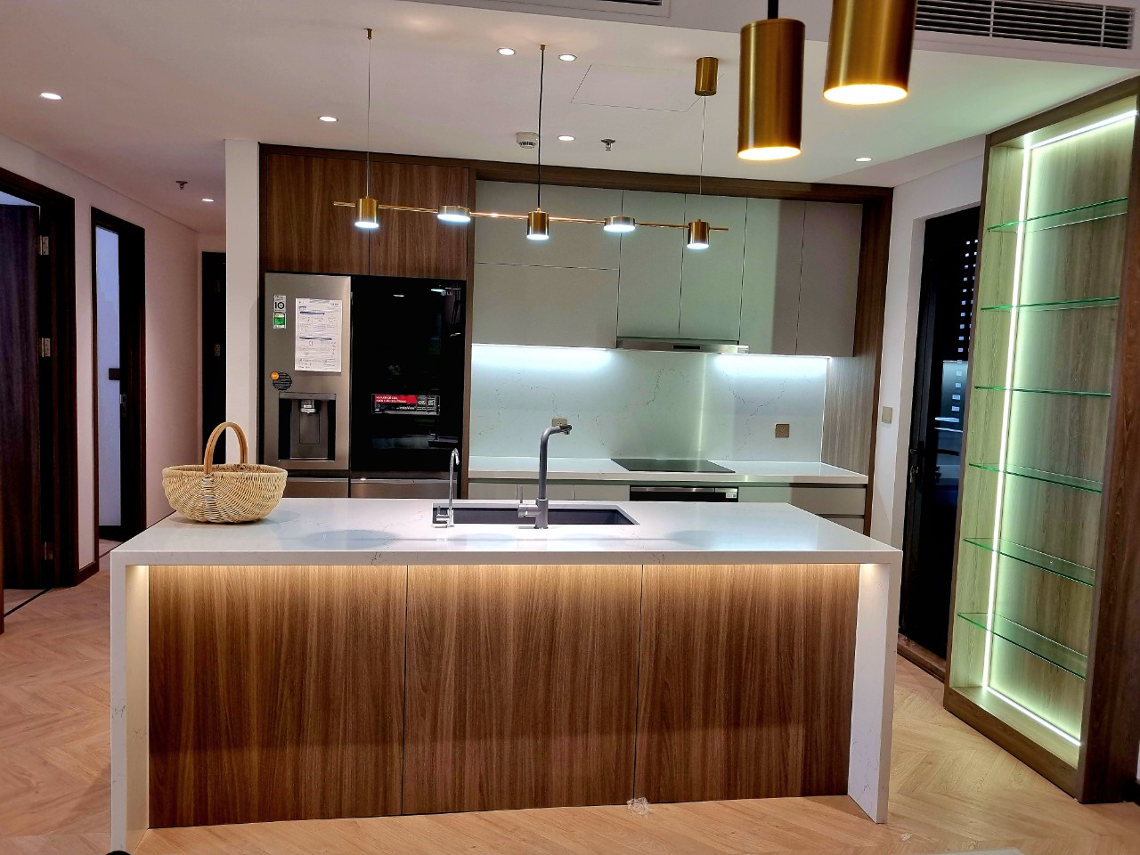 Cho thuê căn VIP 142,5m2 x 4PN full đồ - view Hồ Starlake N01T6 Ngoại Giao Đoàn 9