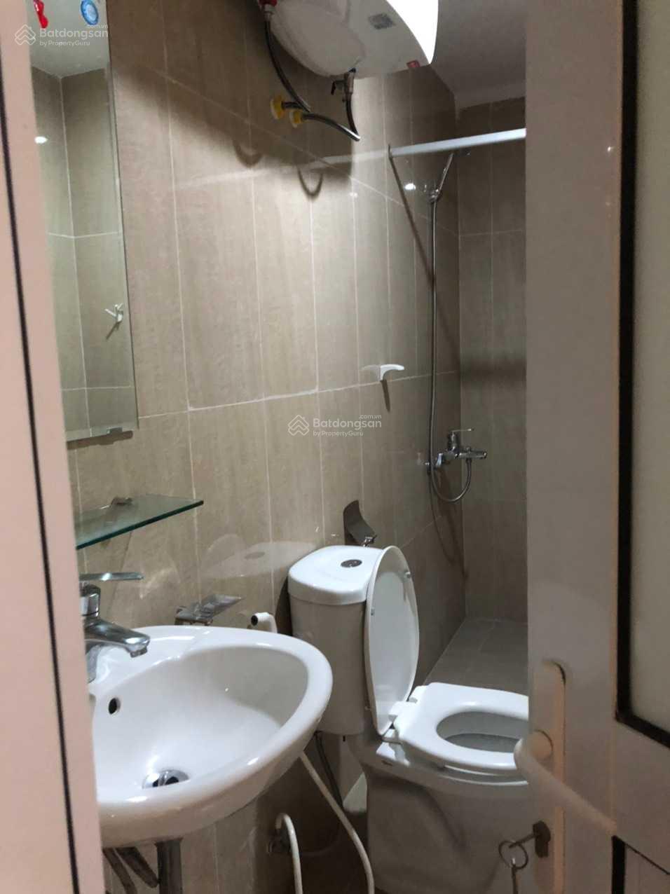 Cho thuê gấp căn góc 3 phòng ngủ toà A1 Green Stars diện tích 102m2 tầng cao view thoáng full nội thất 4