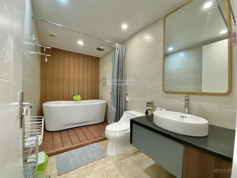 Cho thuê gấp căn hộ 1 phòng ngủ diện tích 55m2 hướng chính Nam đủ đồ toà CT1A KĐT Nghĩa Đô 4