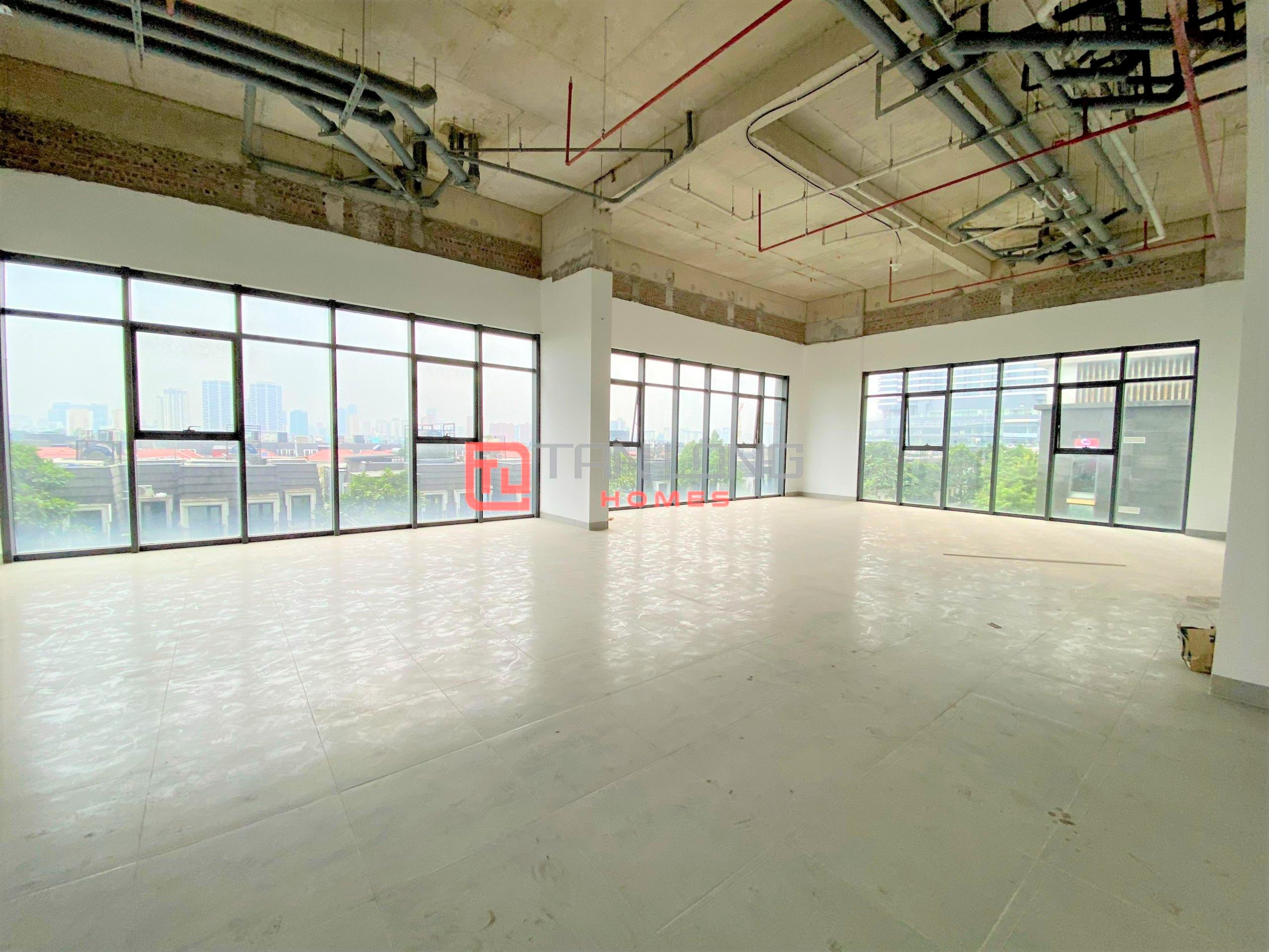 Cho thuê sàn văn phòng 200m2 hướng Nam N03T6 Ngoại Giao Đoàn 4