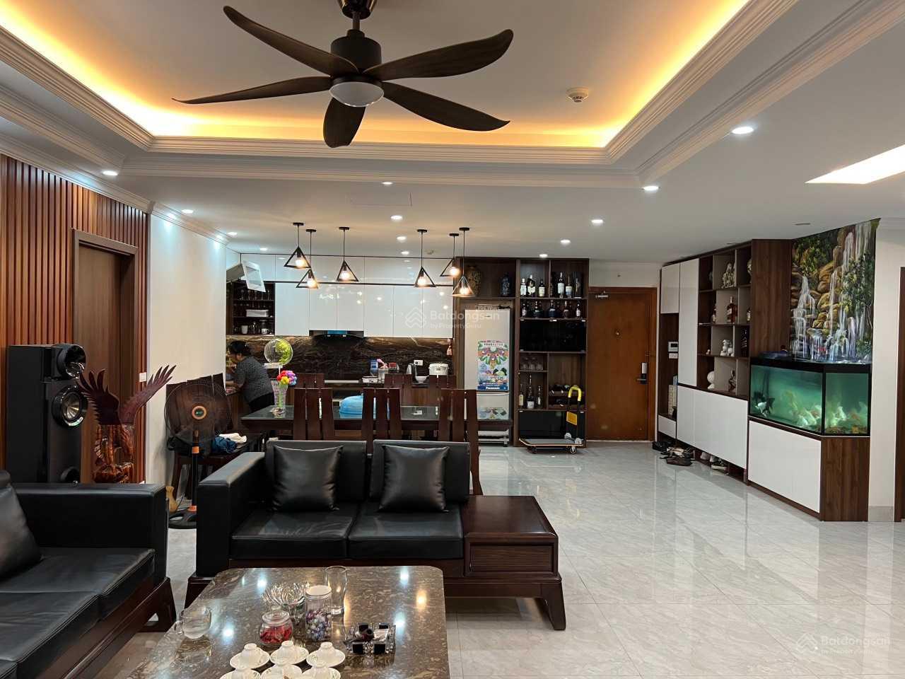 Chủ nhà muốn cho thuê căn hộ 2 phòng ngủ Green Stars Phạm Văn Đồng hướng Tây Nam view nội khu 2