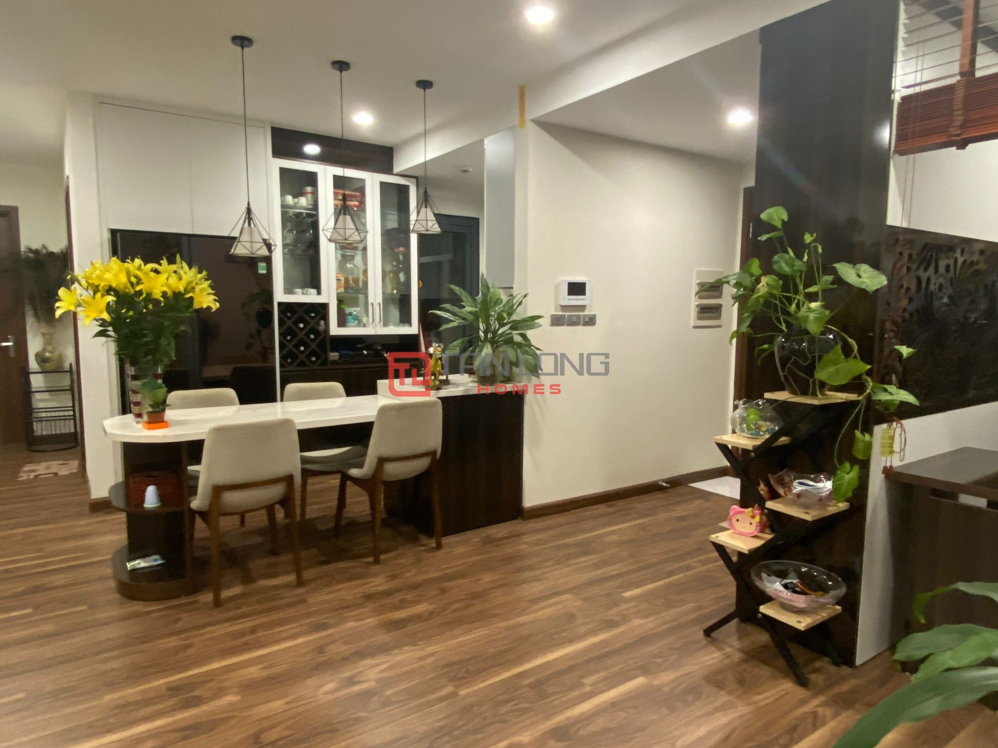 Chuyển nhượng căn 4 ngủ 136,03m2 full đồ mới đẹp tại N01T8 Ngoại Giao Đoàn 3