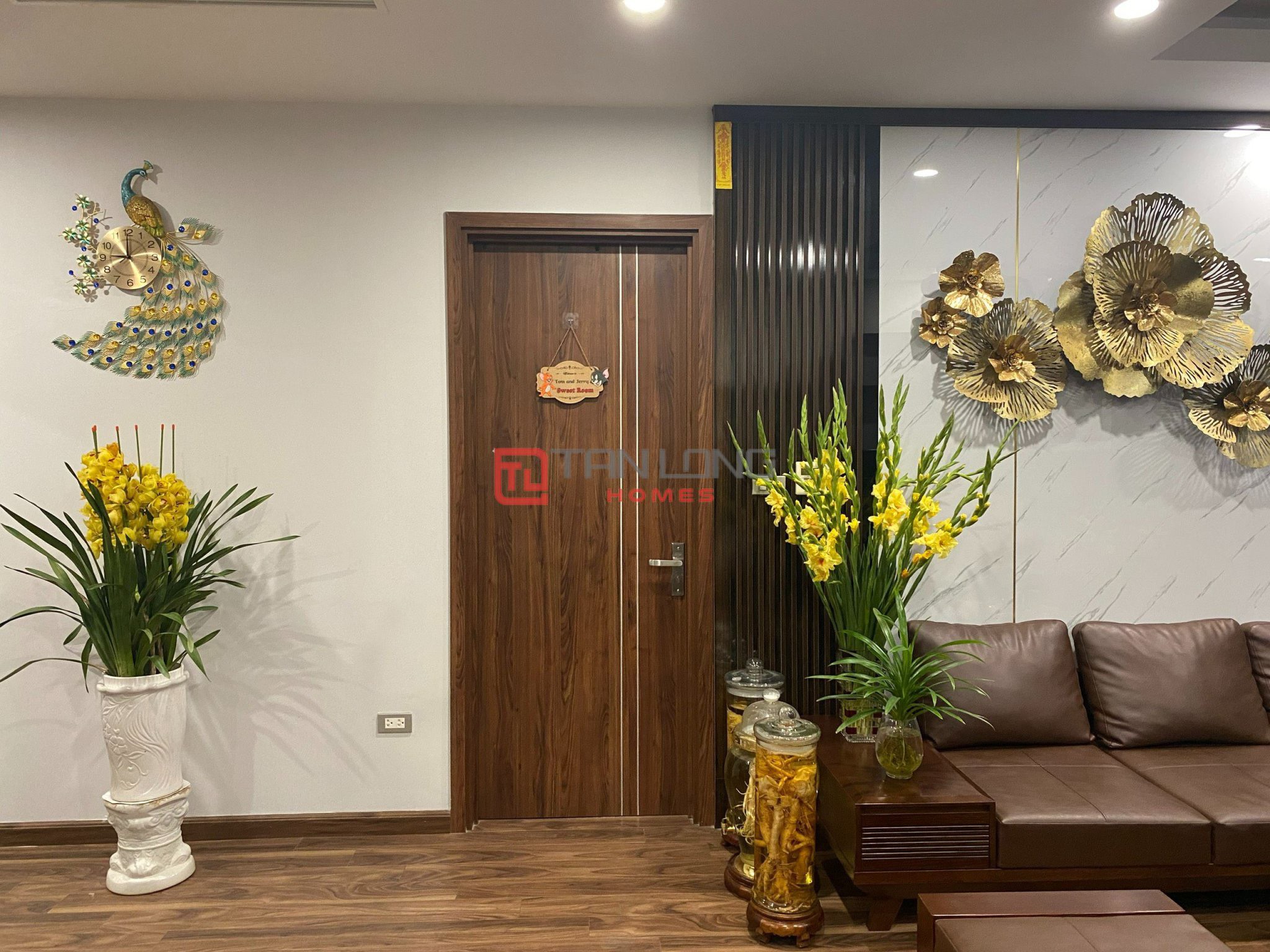 Chuyển nhượng căn 4 ngủ 136,03m2 full đồ mới đẹp tại N01T8 Ngoại Giao Đoàn 5