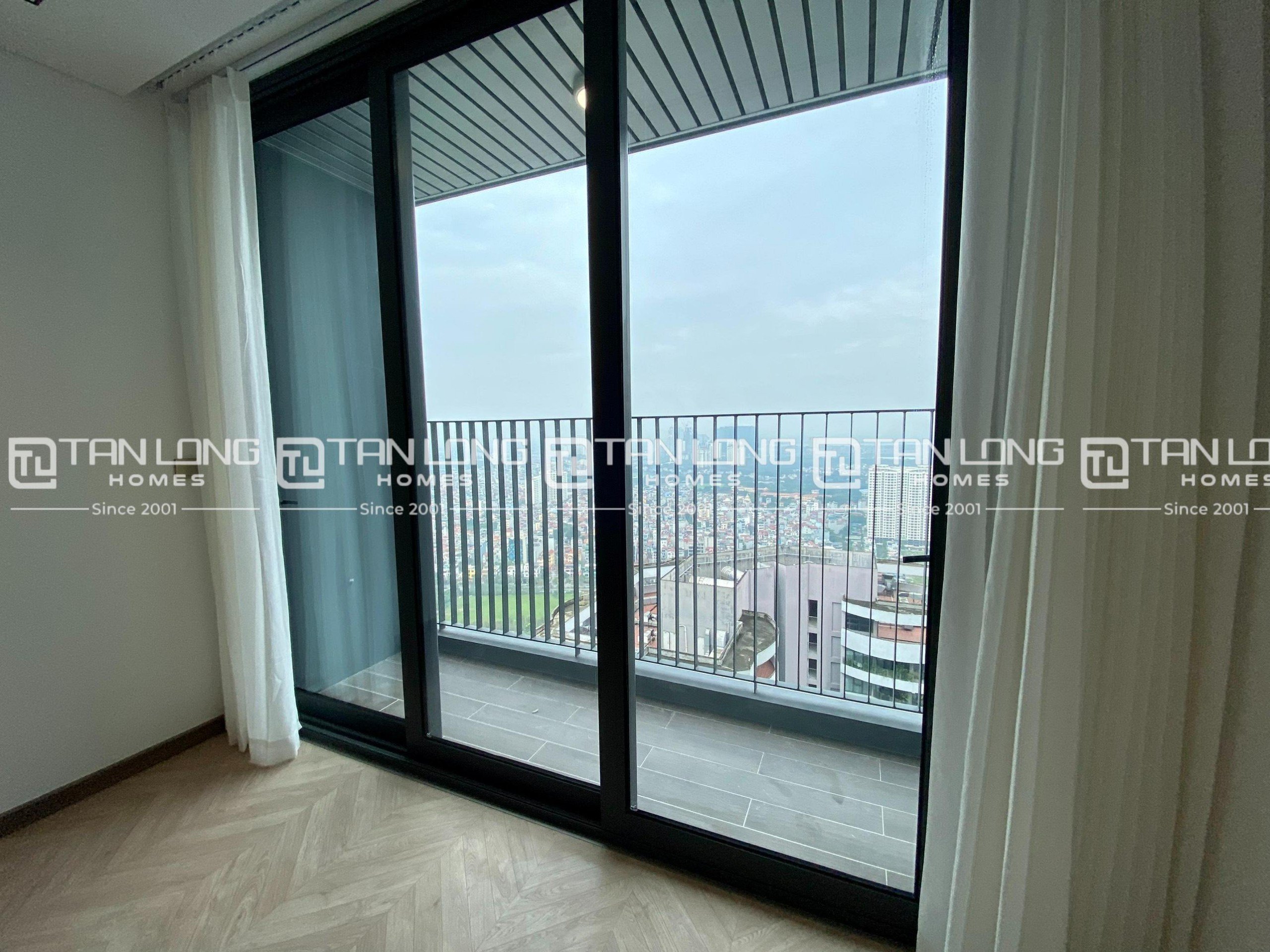 For rent: 3-bedroom apartment in the N01T6 building of Ngoai Giao Doan with built-in furniture 2