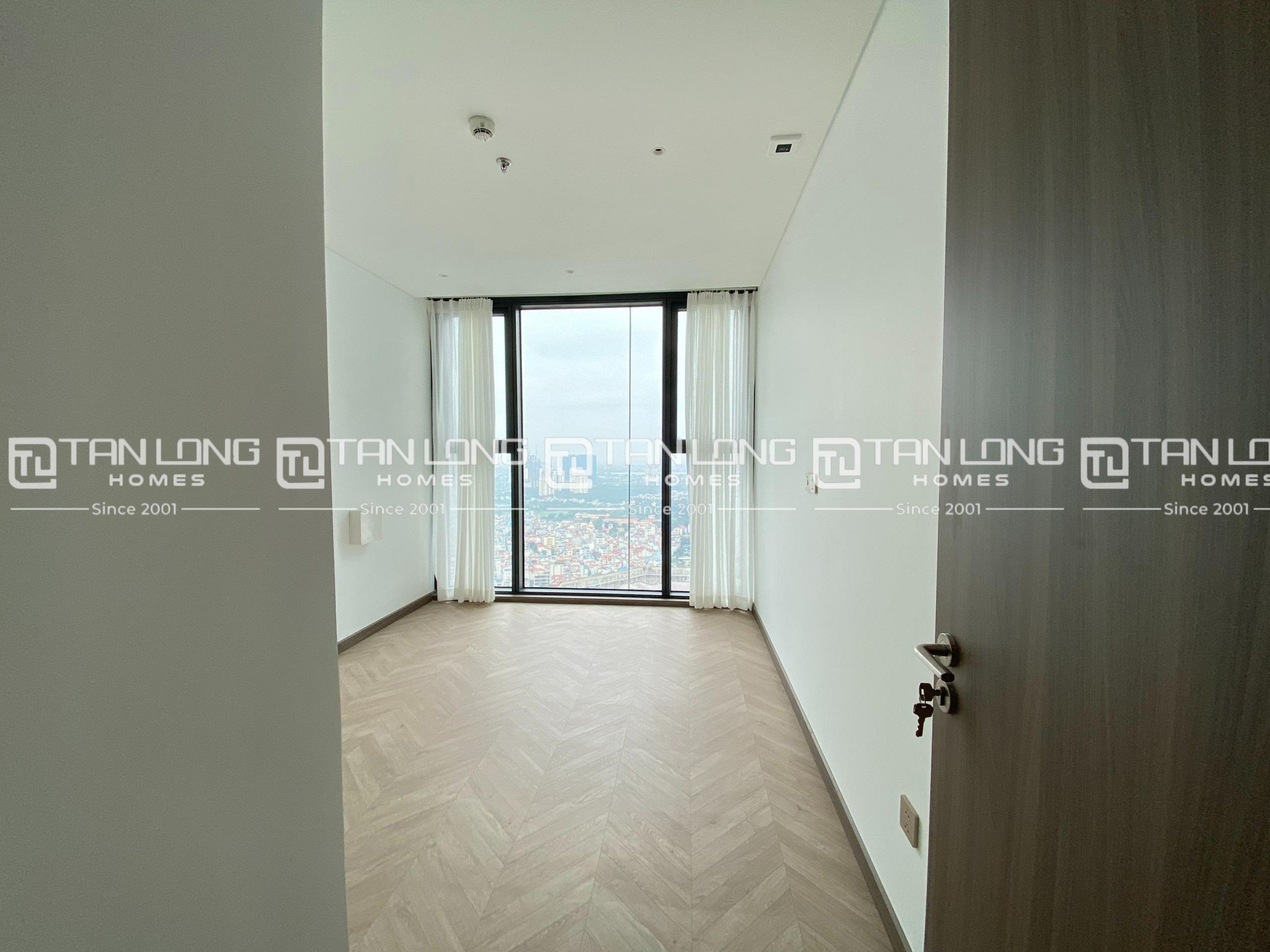 For rent: 3-bedroom apartment in the N01T6 building of Ngoai Giao Doan with built-in furniture 5