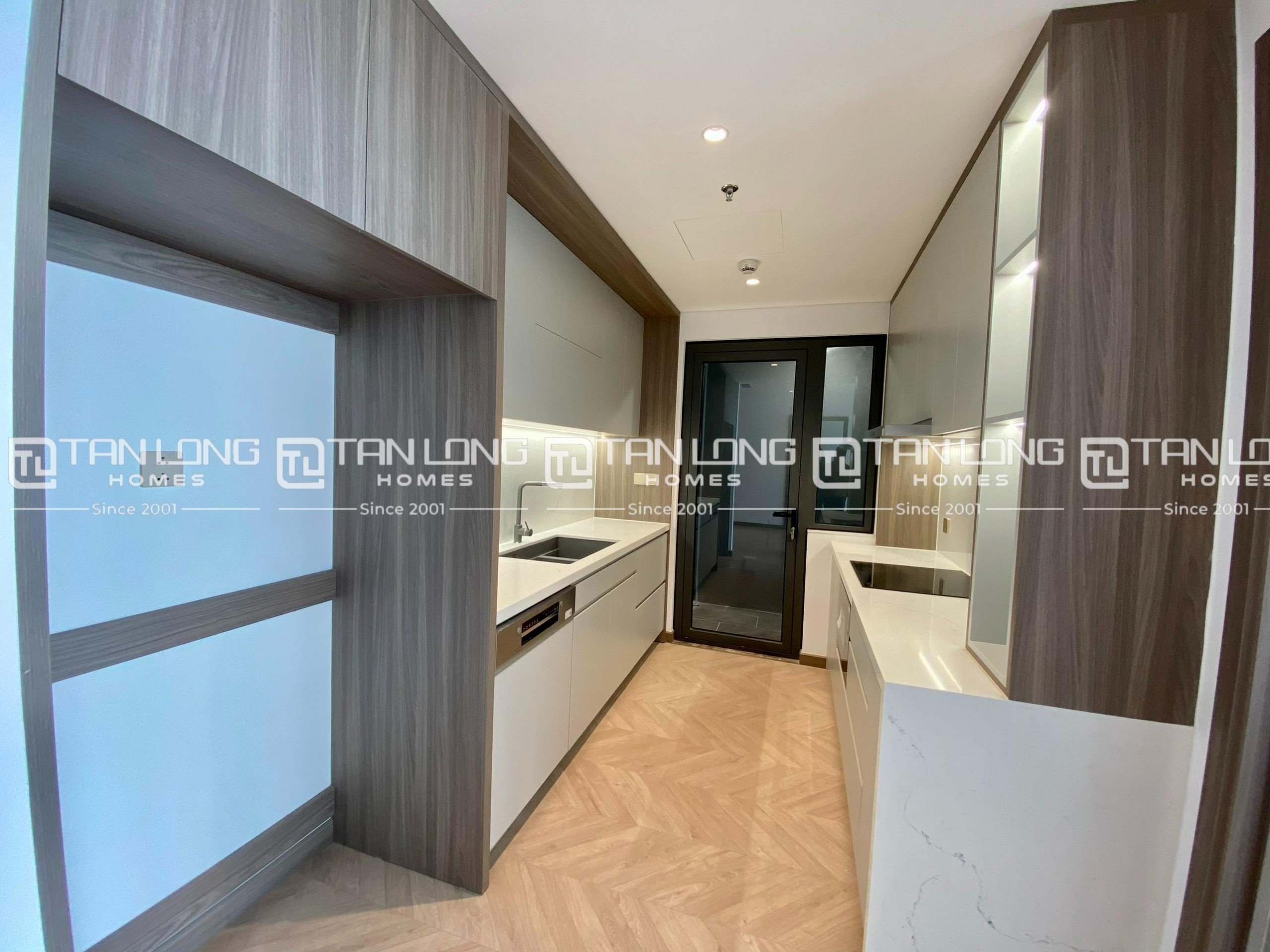 For rent: 3-bedroom apartment in the N01T6 building of Ngoai Giao Doan with built-in furniture 7