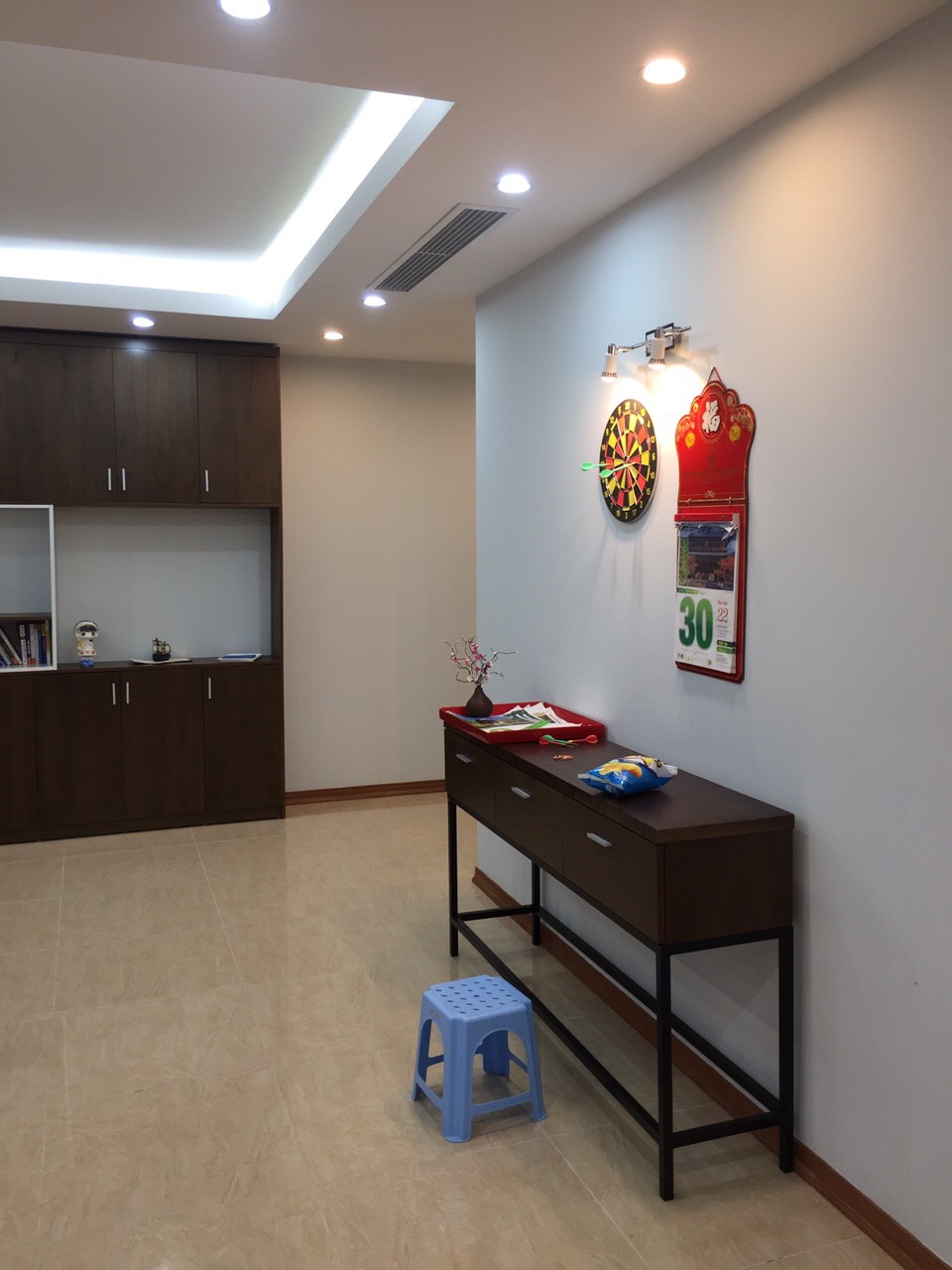 Gia đình cần bán Bán căn hộ tòa N04B-T2 khu ngoại giao đoàn diện tích 129m2 giá chỉ 36 triệu/ 1 m2 1