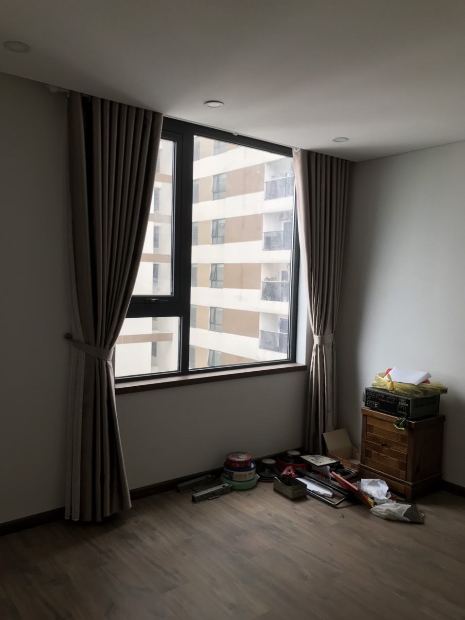 122m2 fully furniture 3-bedroom apartment for rent in Diplomatic Corps
