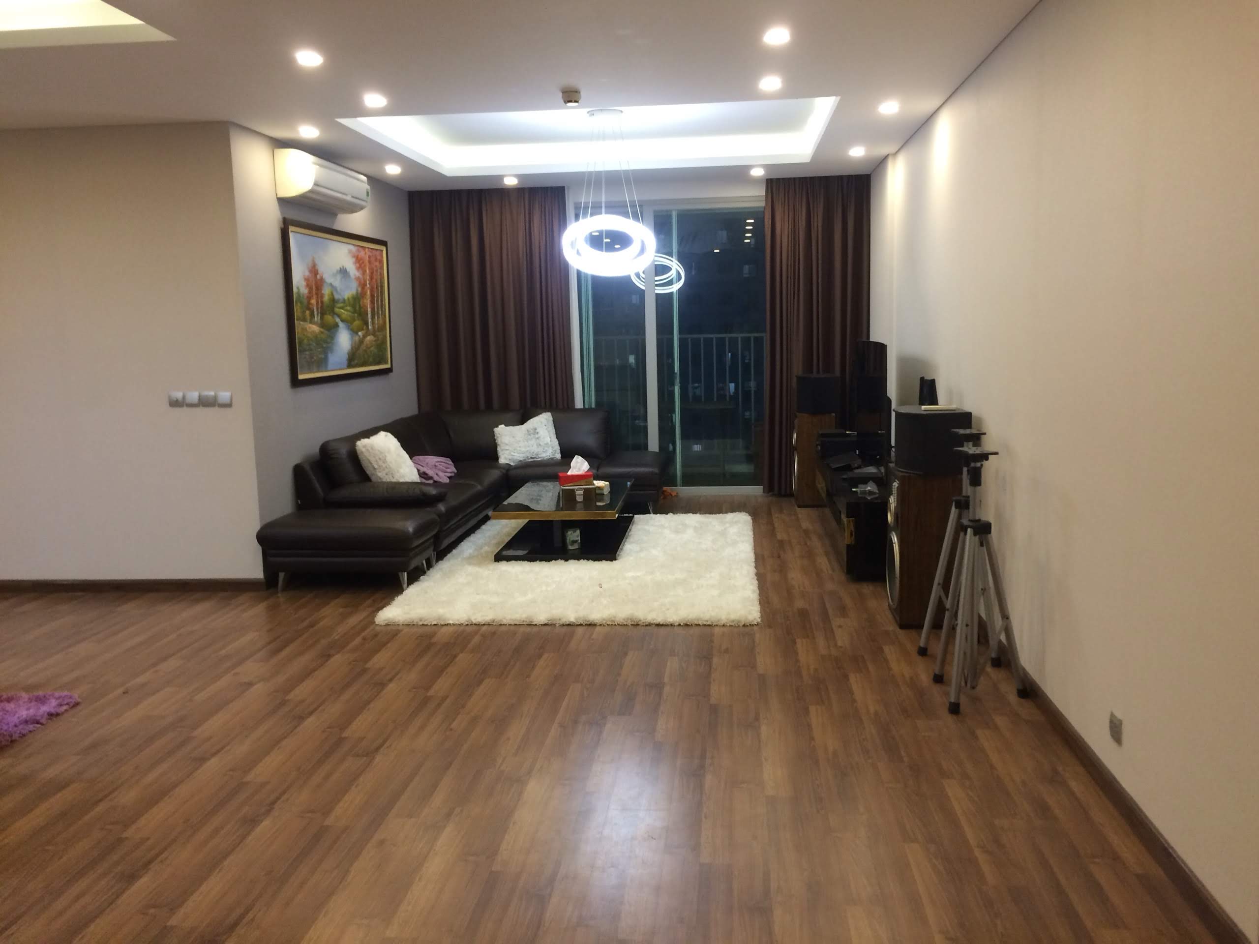 Spacious 4 bedroom apartment for rent in N03T2 Diplomatic Corps Ngoại Giao Đoàn