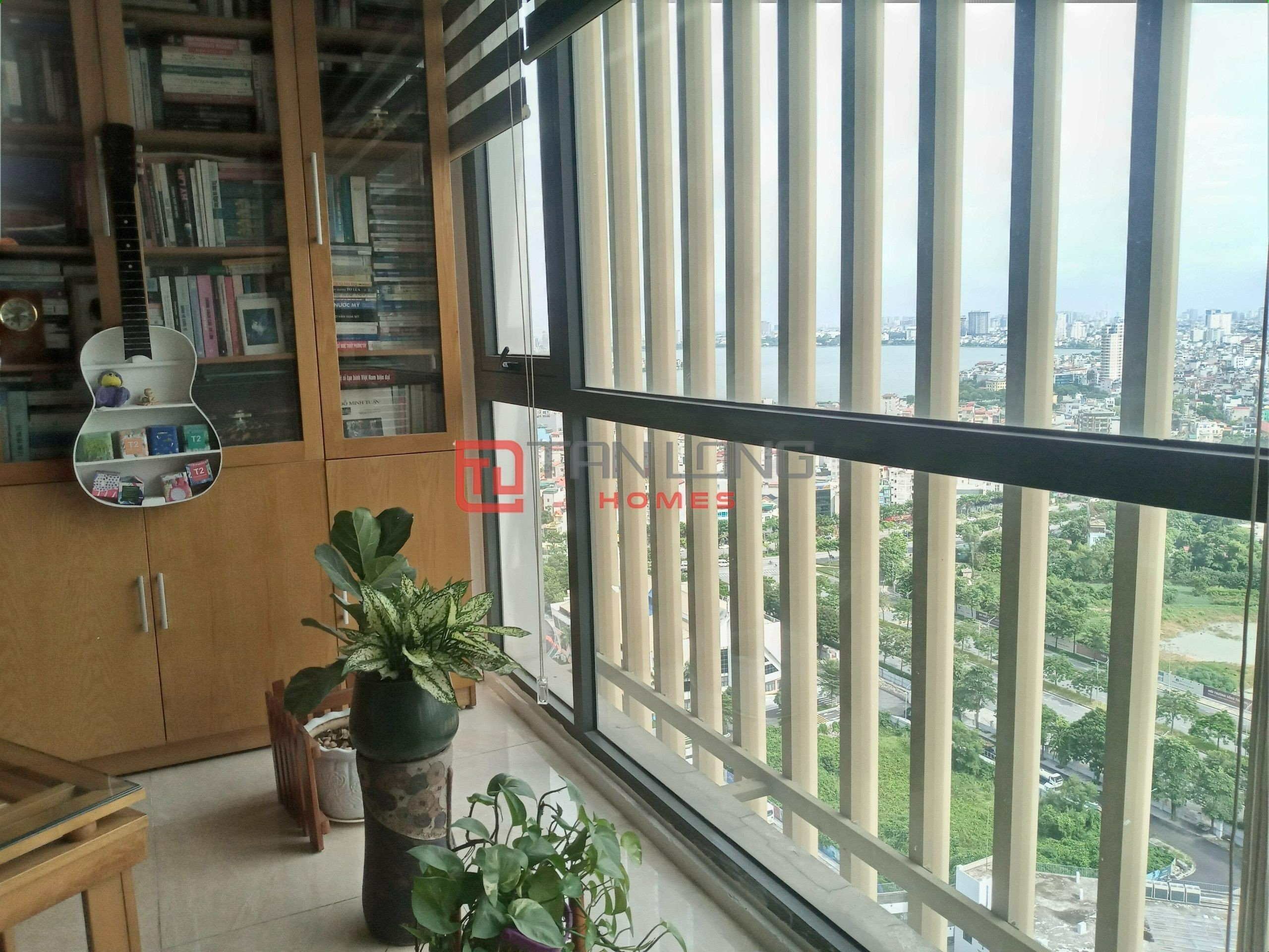 Most oversized 2-bedroom apartment for sale in Diplomatic Corps 4
