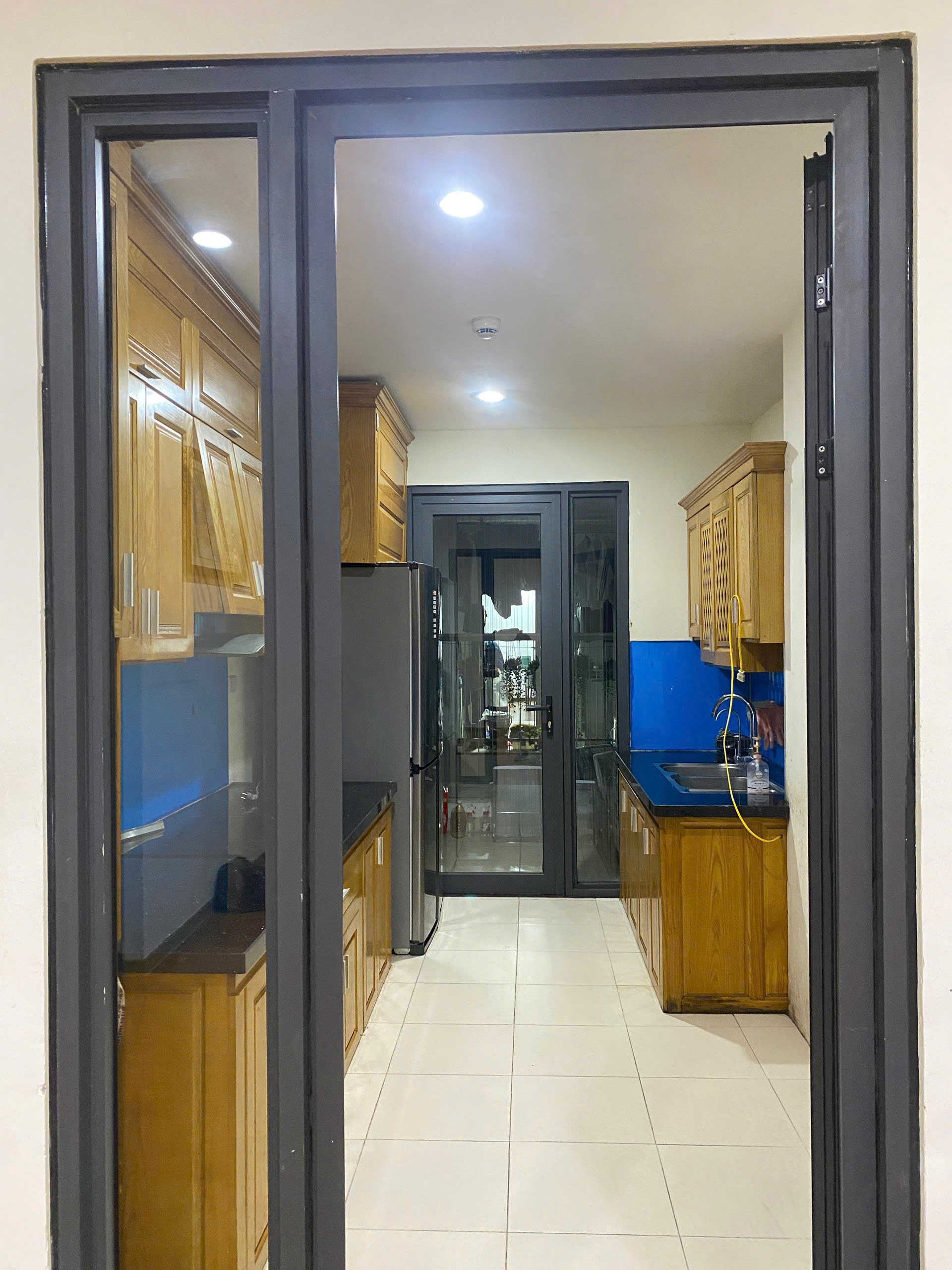 Bán căn 3 ngủ 1 phòng thờ hoặc kho 2VS - DT: 127m2 bàn giao cơ bản tòa N01 T3 Ngoại Giao Đoàn