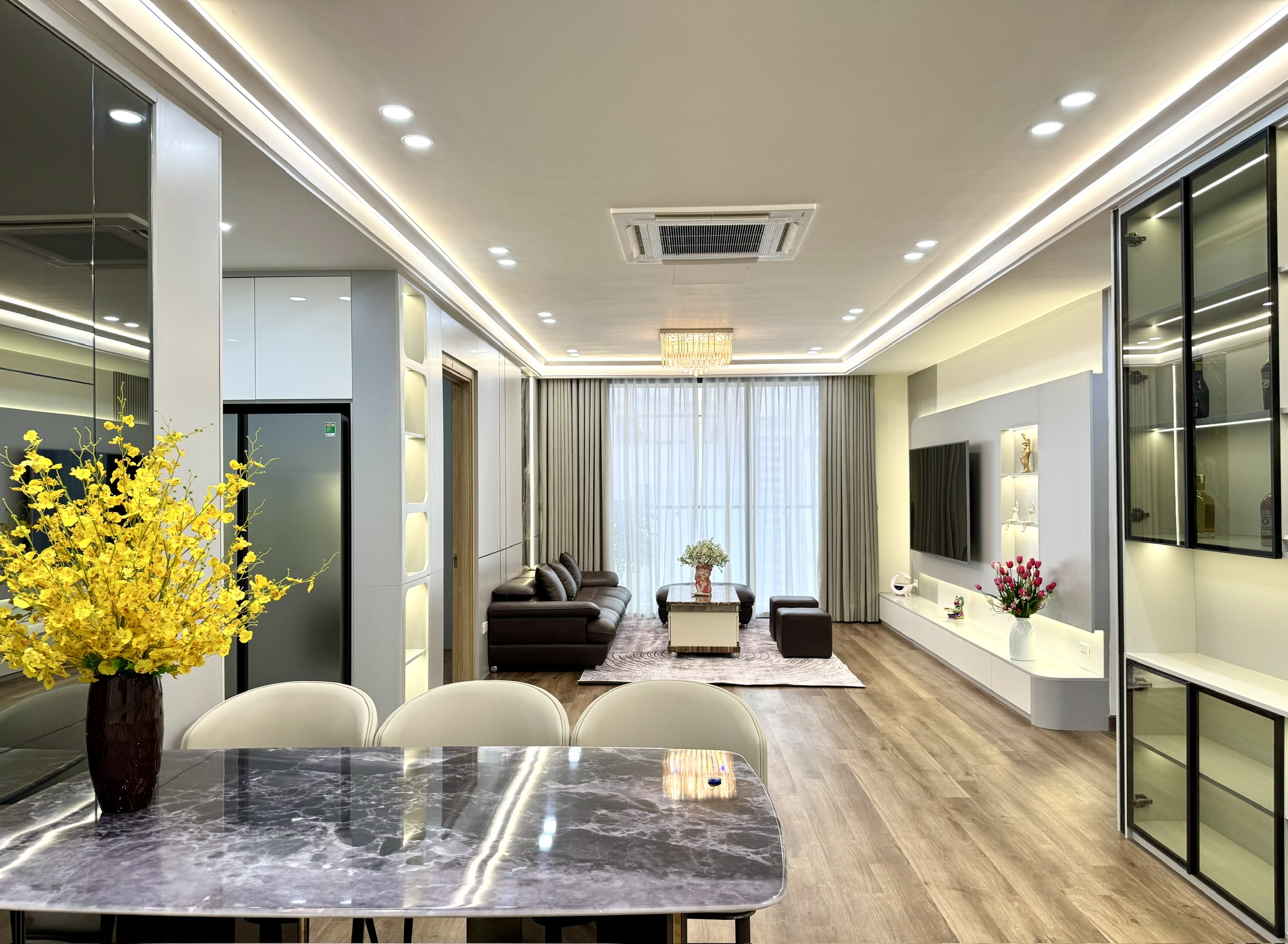 Bán căn hộ 3 ngủ 2WC 2logia tòa N04BT1 cửa đông ban công hướng Tây - Sổ Hồng Ngoại Giao Đoàn - 15.6 tỷ bao phí full đồ