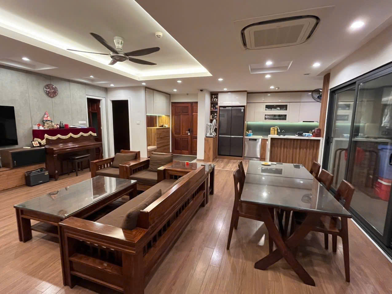 Bán căn hộ 3 phòng ngủ + 1 Ngoại Giao Đoàn tòa N01T2, 128m², tầng trung ban công Đông & Nam