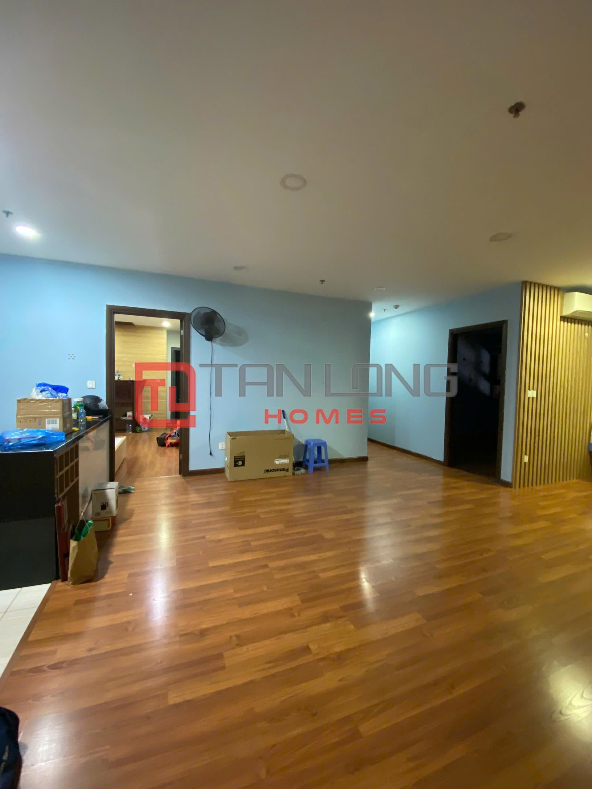 Bán căn hộ 3 phòng ngủ Ngoại Giao Đoàn tòa N03T4, 120m², cùng tầng có sân vườn