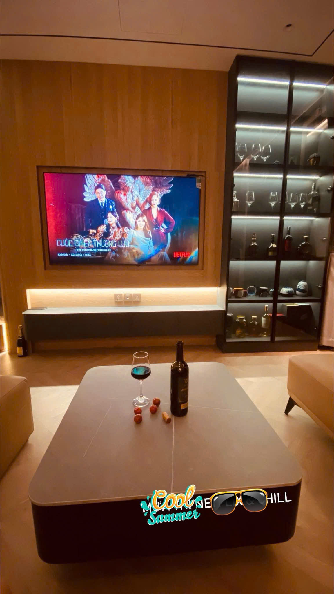 Cần bán căn 3 ngủ/2WC tòa N01T6 tầng cao - DT: 107.5m2 - Đầy đủ nội thất Ngoại Giao Đoàn