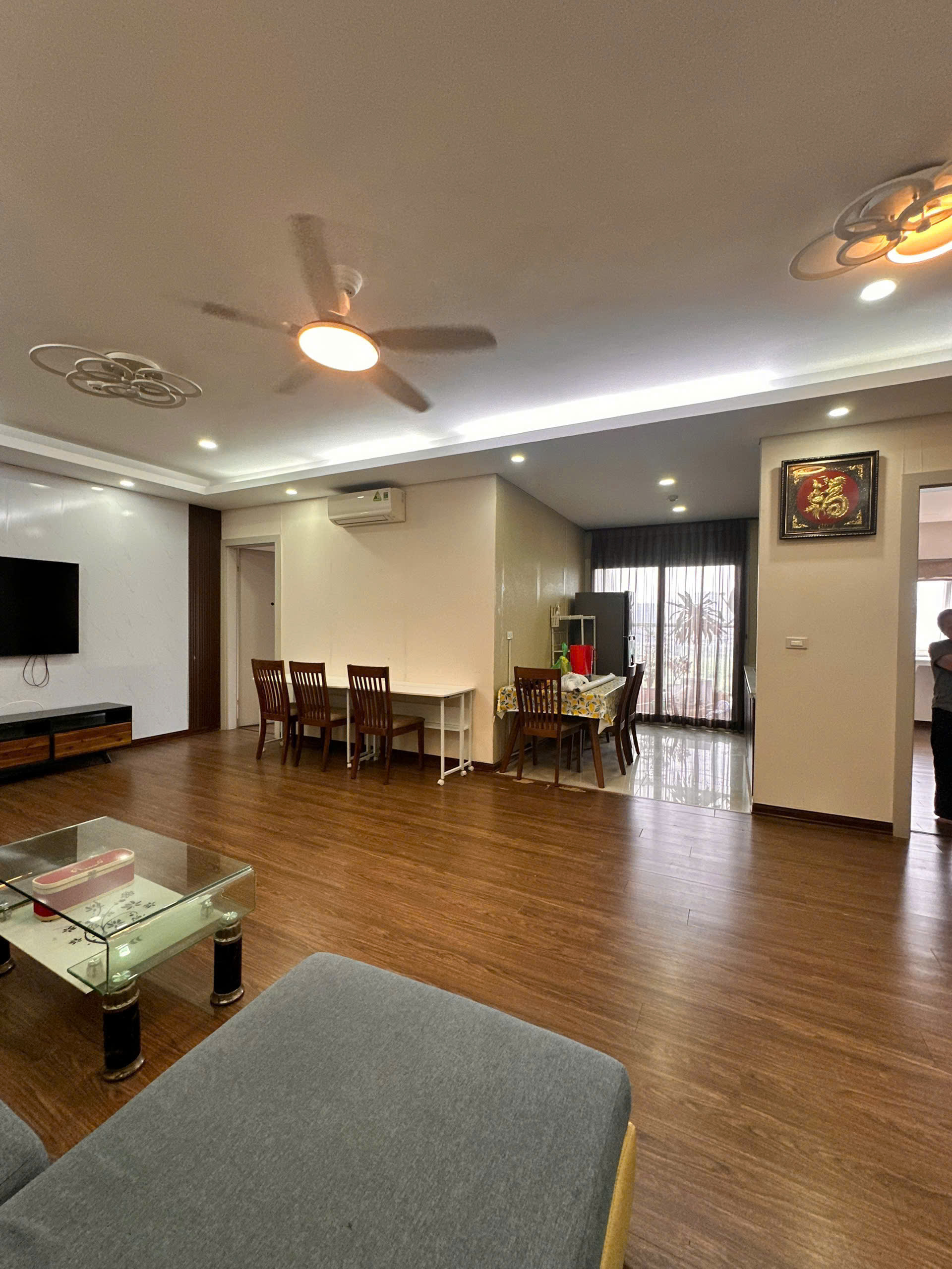 Cho thuê chung cư tòa N03T5 Ngoại Giao Đoàn diện tích 90m2/2 phòng ngủ đầy đủ nội thất ban công hướng Nam