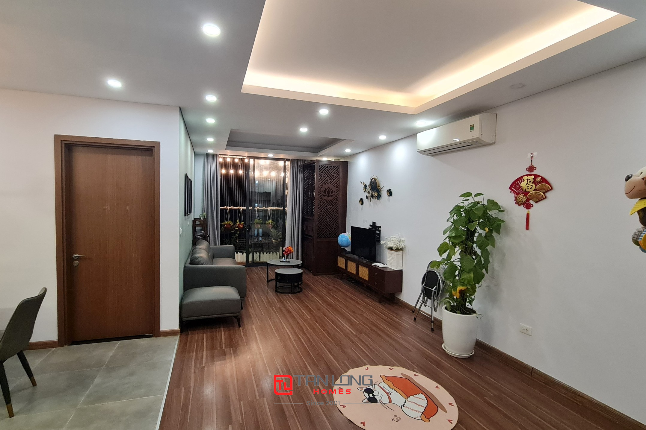 High-floor, fully furnished 3-bedroom apartment in N01T5, Ngoai Giao Doan for rent