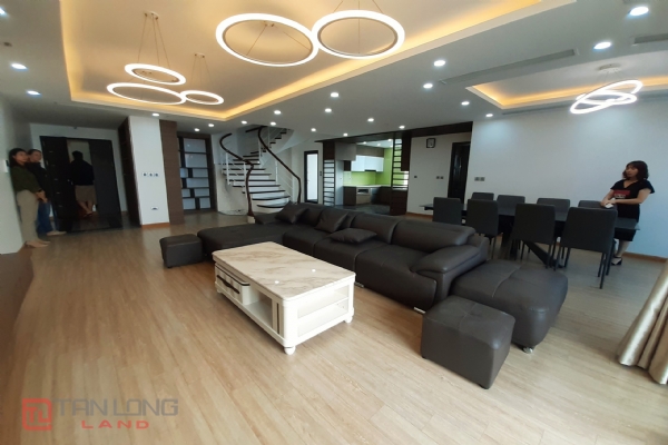 Super nice DUPLEX apartment for rent in Diplomatic Corps, block N02-T3, Quang Minh Tower
