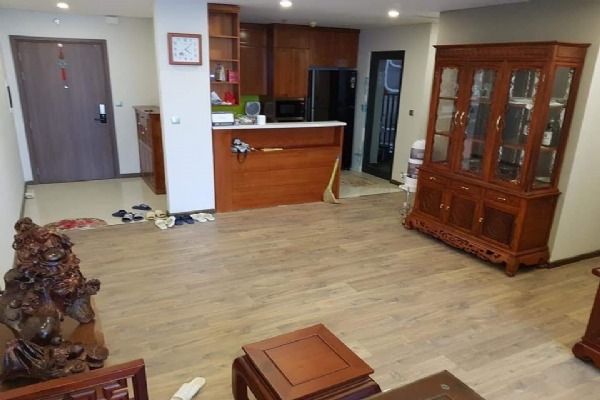 WOONDEN STYLISH FURNISHING & LAKEVIEW 3 bedroom apartment in Phu My Complex, Ngoai Giao Doan for rent