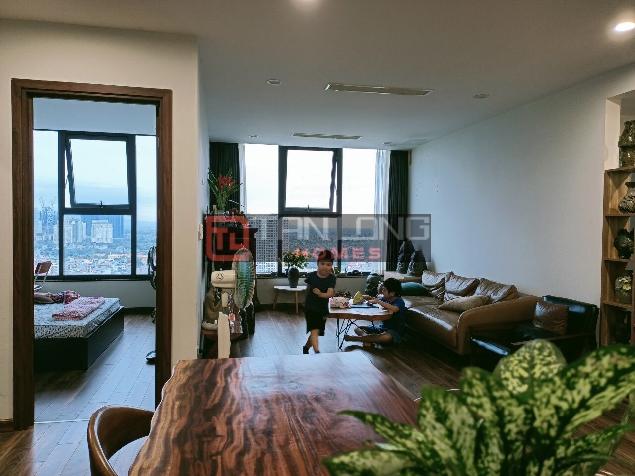 Selling a sophisticated 3-bedroom apartment in Diplomatic Corp N01T8 1