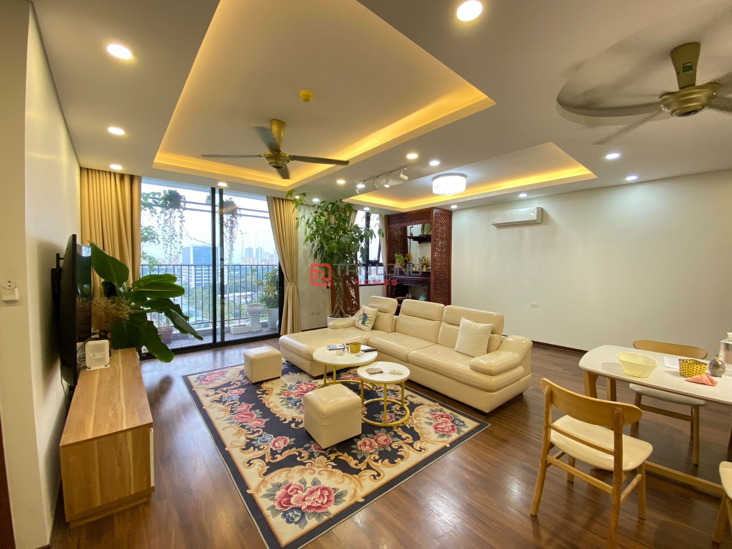 Siêu HOT! Bán nhanh căn góc 133m2 full đồ xịn tại N01T1 Ngoại Giao Đoàn 1
