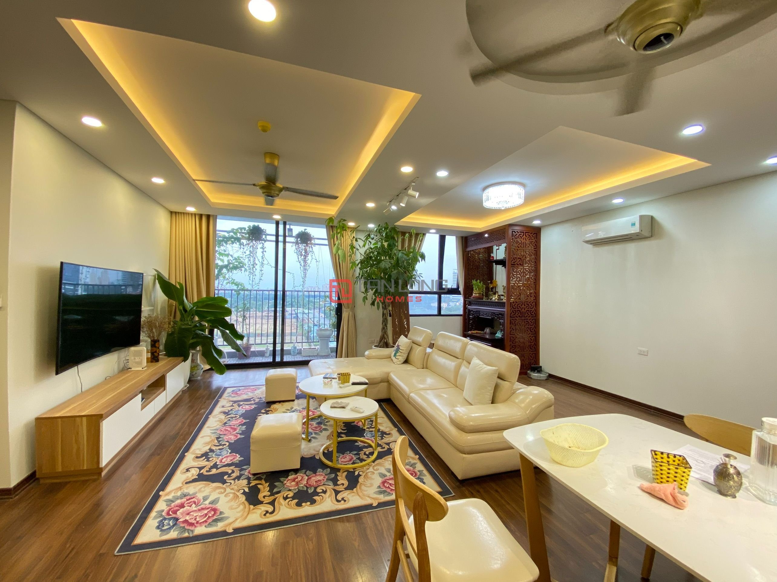 Siêu HOT! Bán nhanh căn góc 133m2 full đồ xịn tại N01T1 Ngoại Giao Đoàn 2