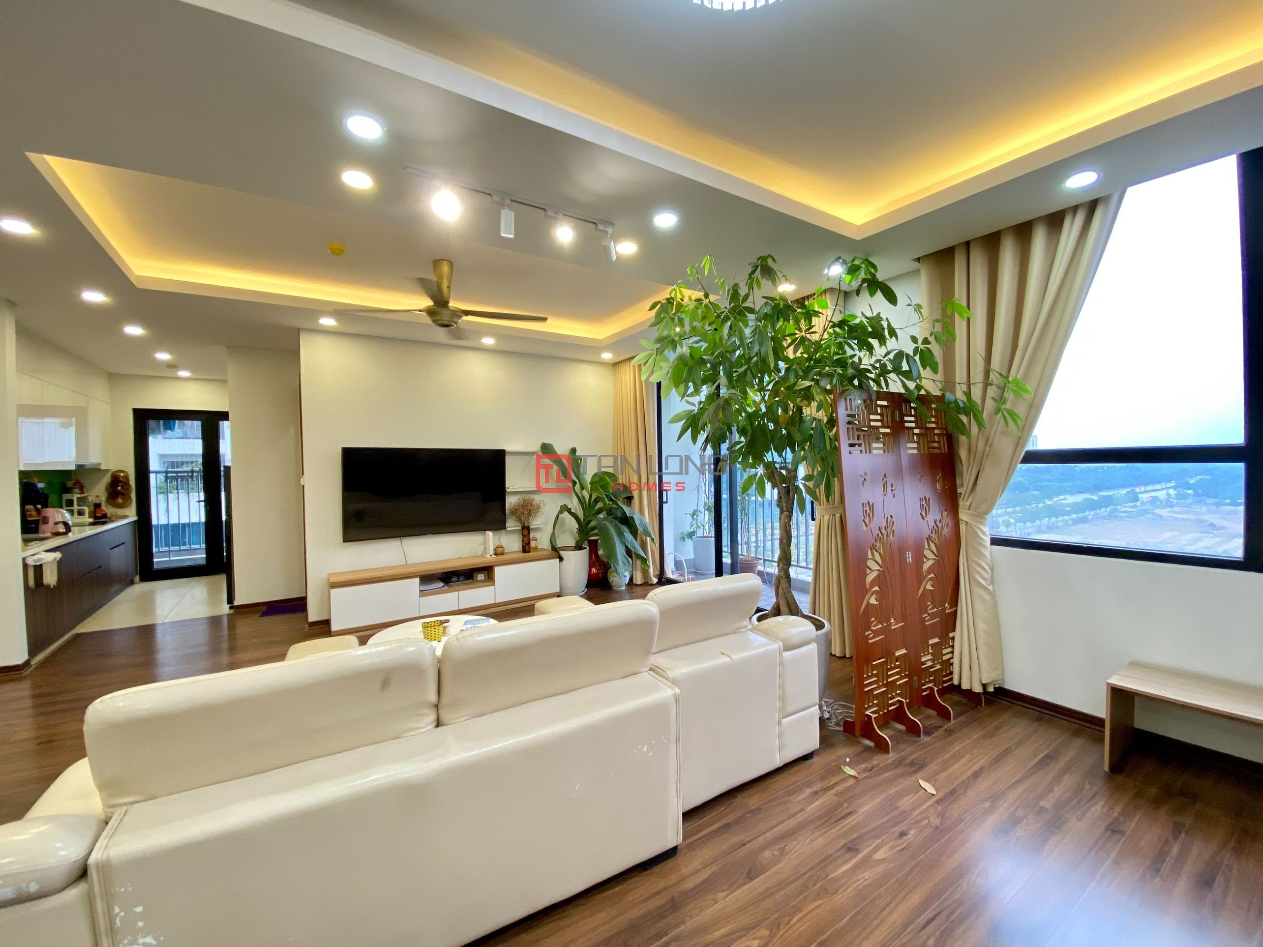 Siêu HOT! Bán nhanh căn góc 133m2 full đồ xịn tại N01T1 Ngoại Giao Đoàn 4