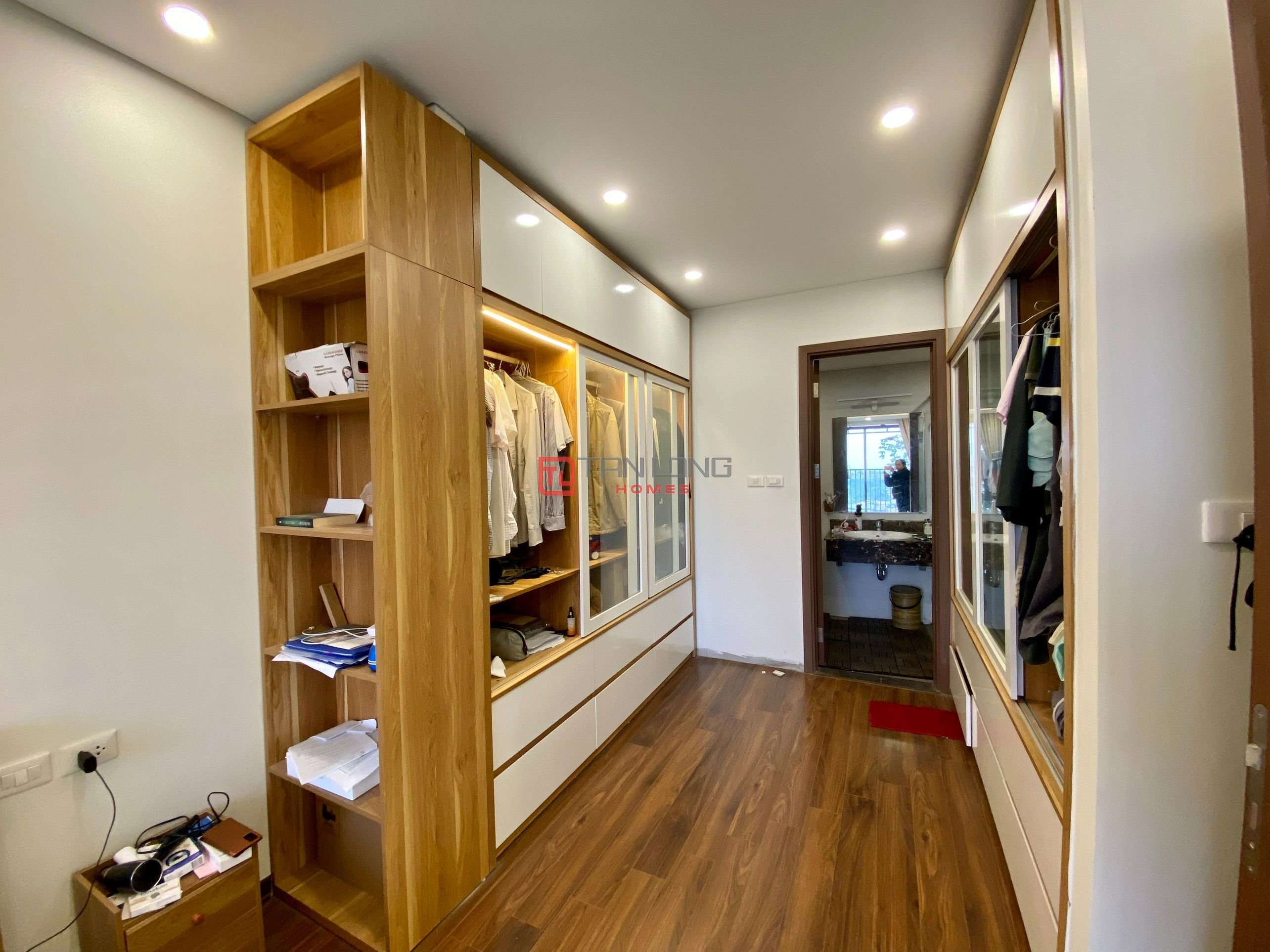 Siêu HOT! Bán nhanh căn góc 133m2 full đồ xịn tại N01T1 Ngoại Giao Đoàn 8