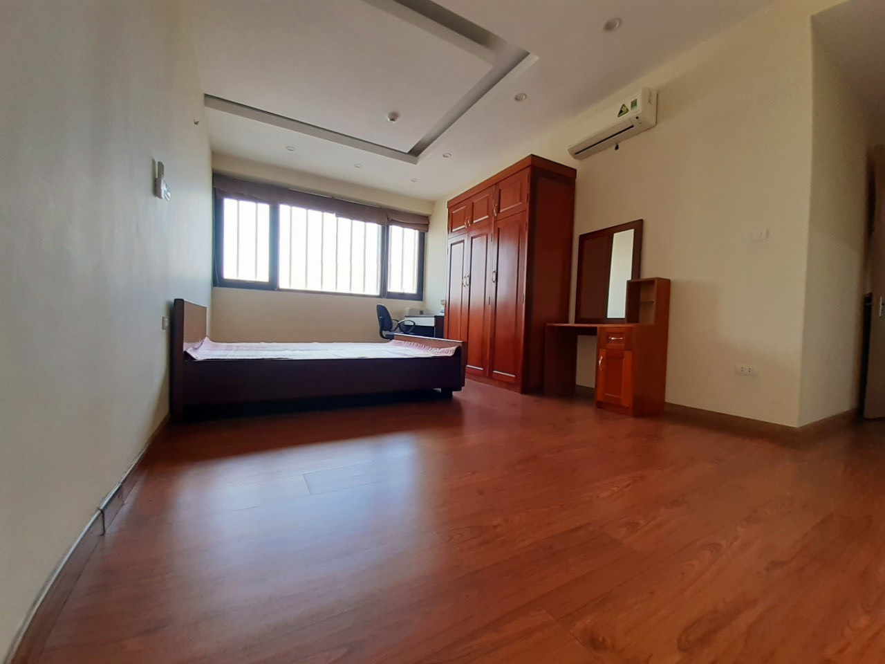 Stunning 3-bedroom apartment for rent in N04B 6
