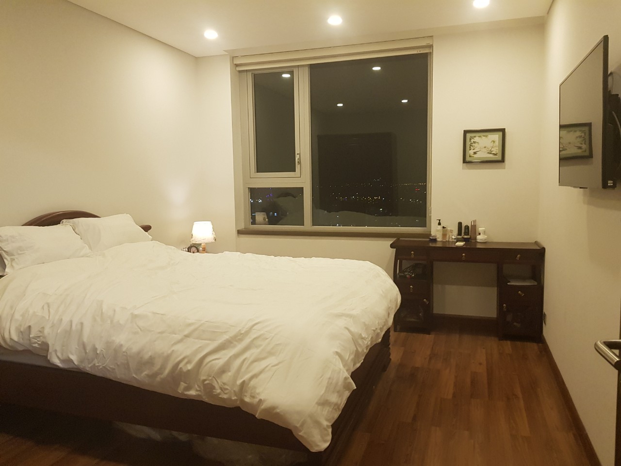căn hộ 4 phòng ngủ